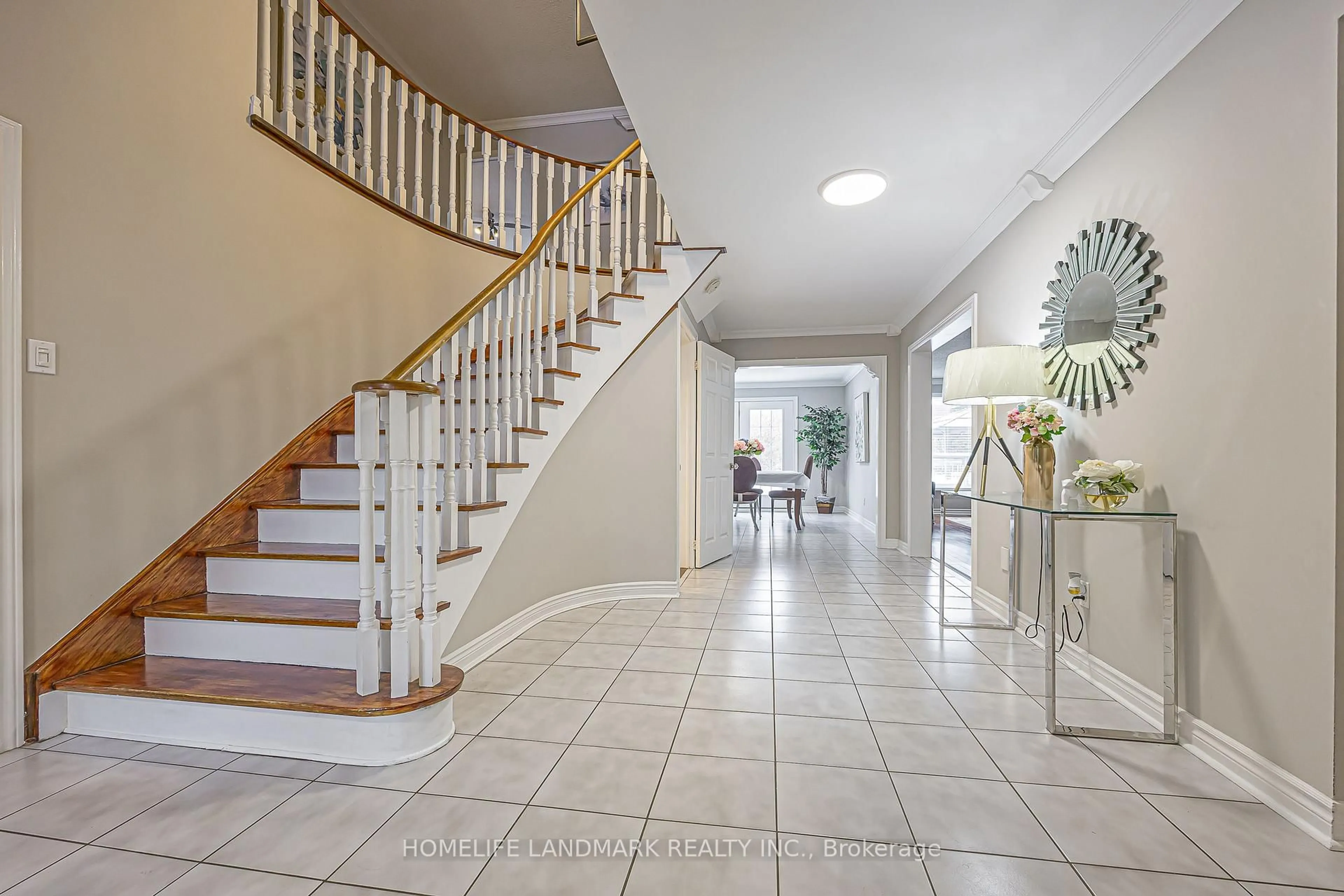 Indoor foyer for 246 Jelley Ave, Newmarket Ontario L3X 1S6
