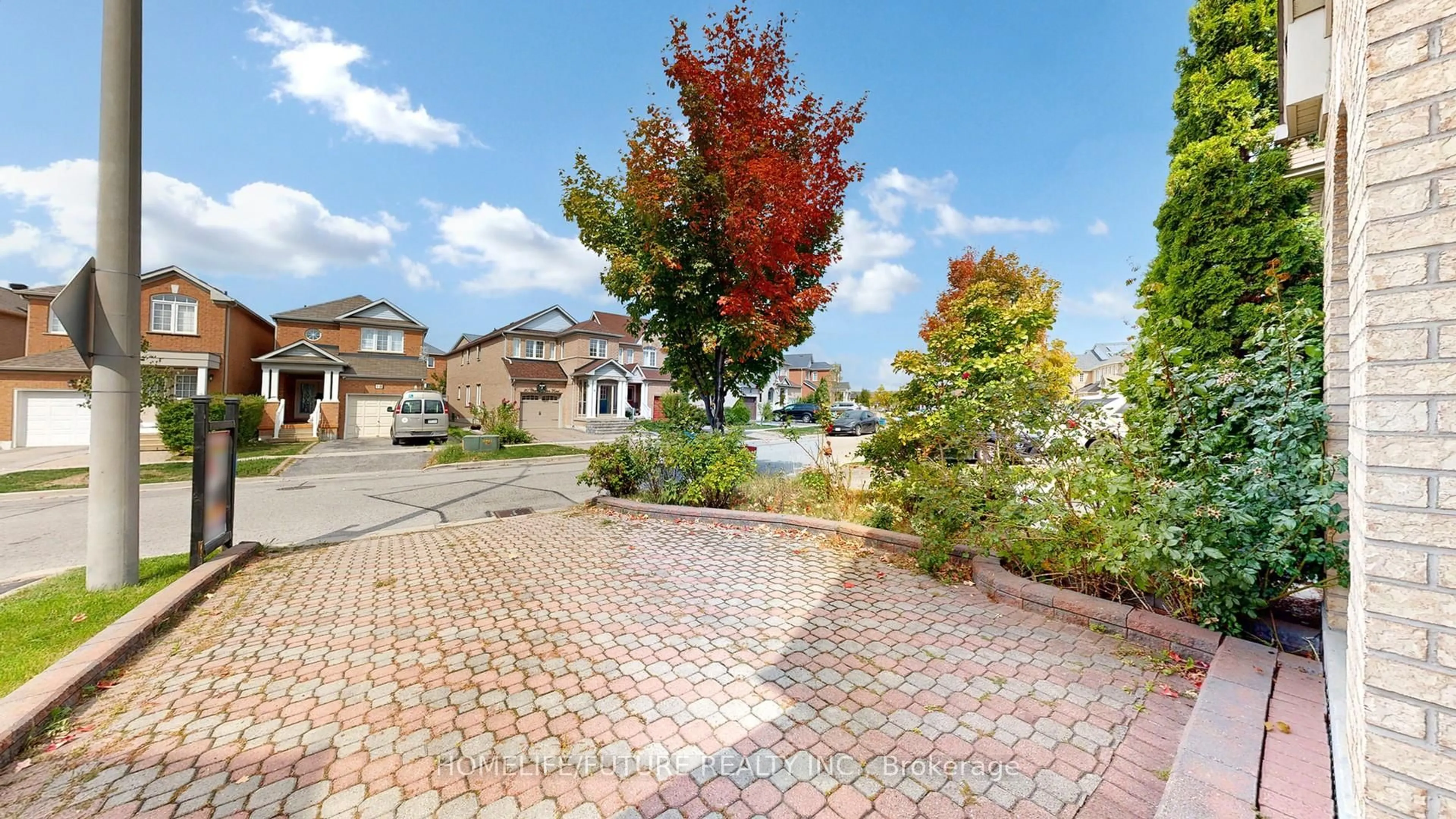 A pic from outside/outdoor area/front of a property/back of a property/a pic from drone, street for 19 Charles Brown Rd, Markham Ontario L3S 4T3