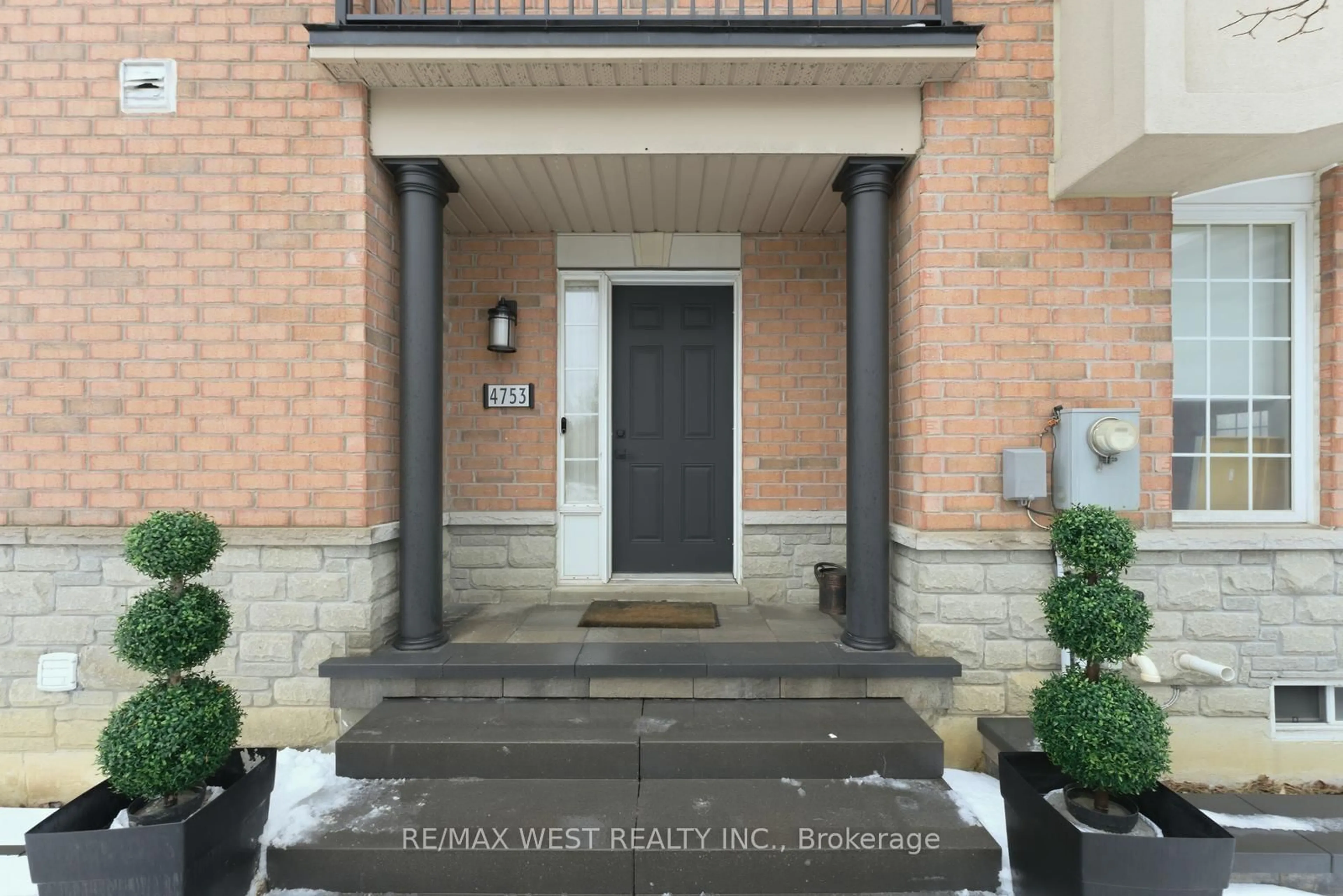 Indoor entryway for 4753 Highway 7, Vaughan Ontario L4L 1S6