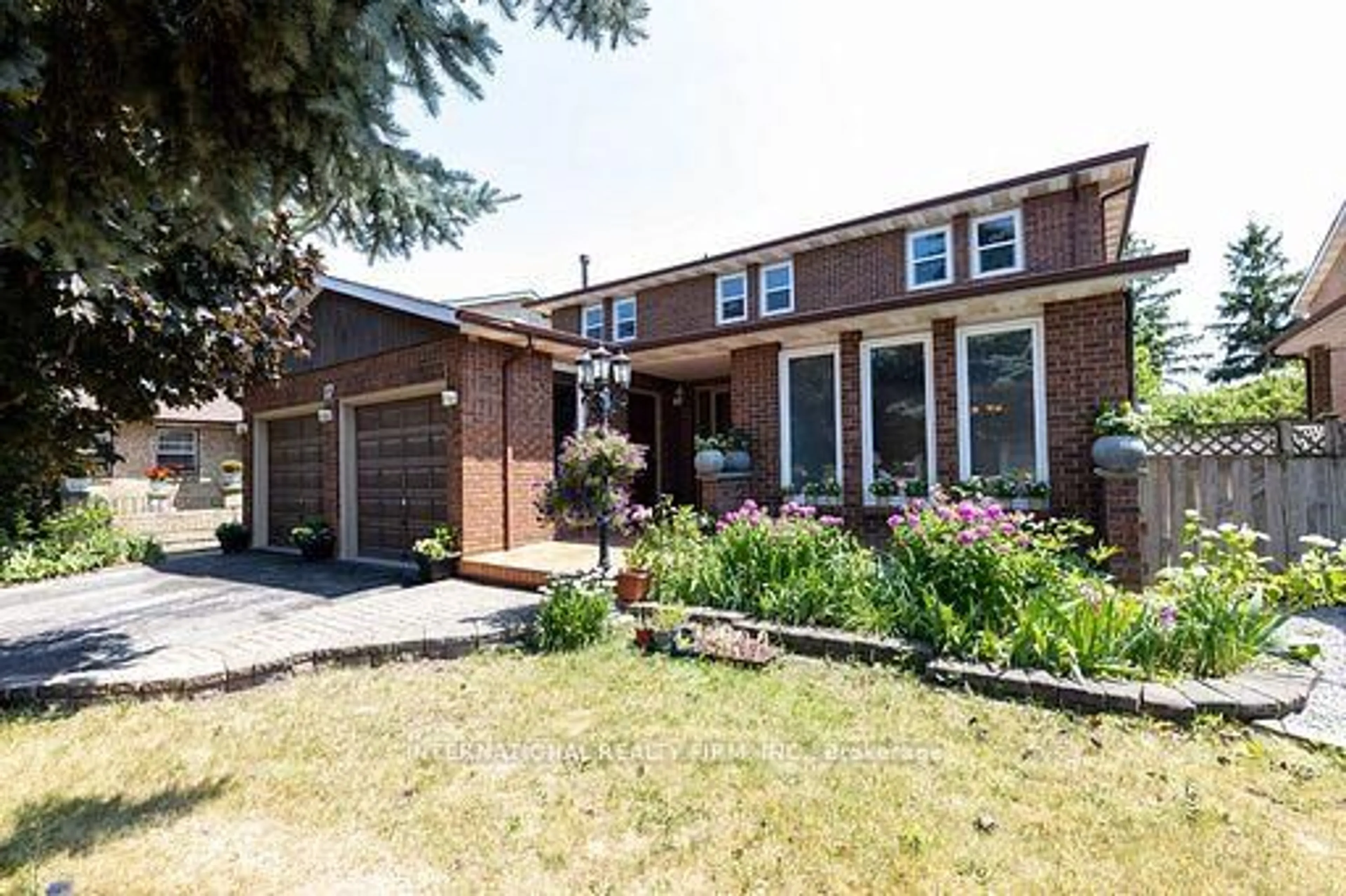 Home with brick exterior material, street for 17 Southview Dr, Vaughan Ontario L4K 2K8