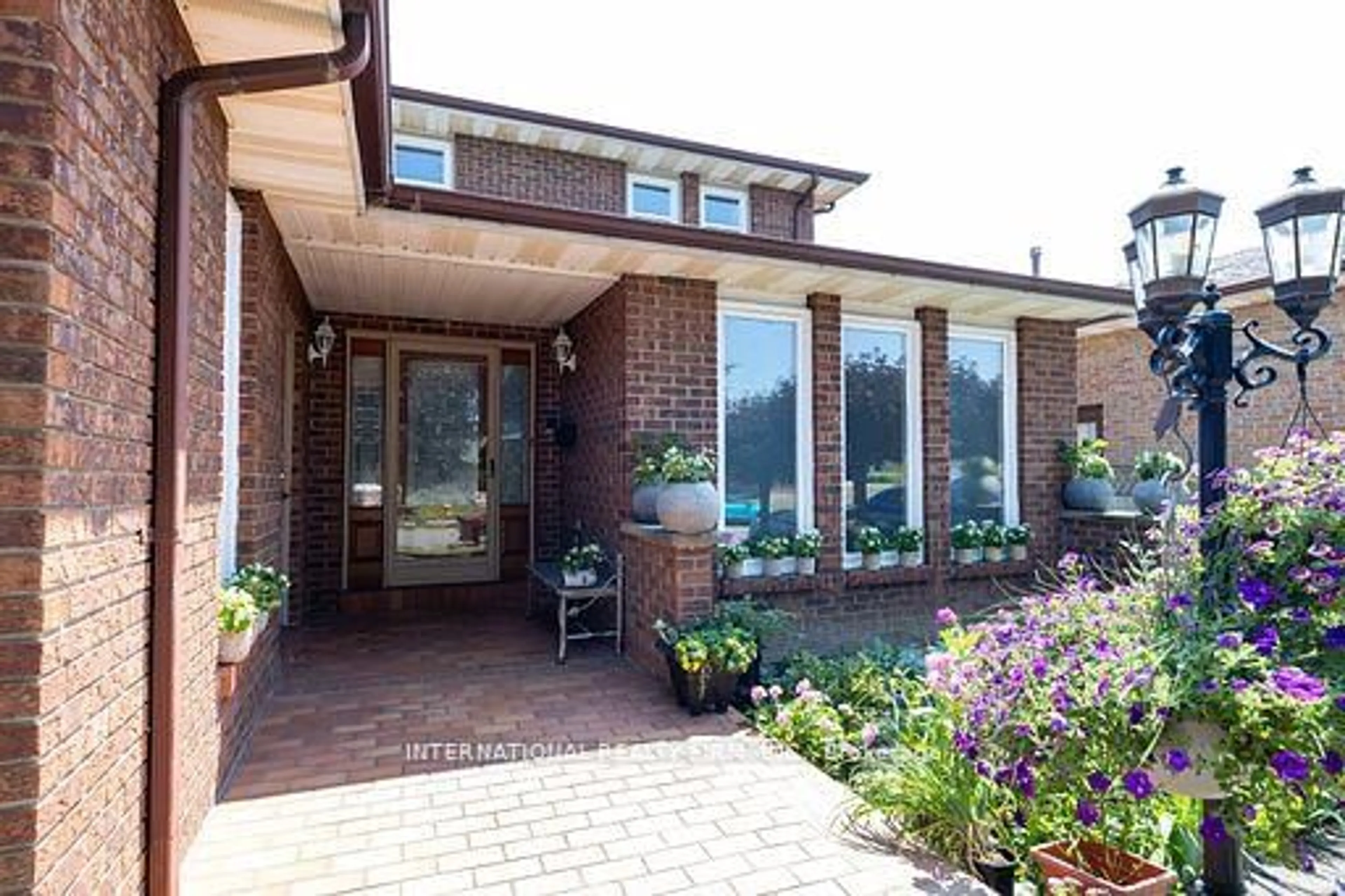 Home with brick exterior material, street for 17 Southview Dr, Vaughan Ontario L4K 2K8
