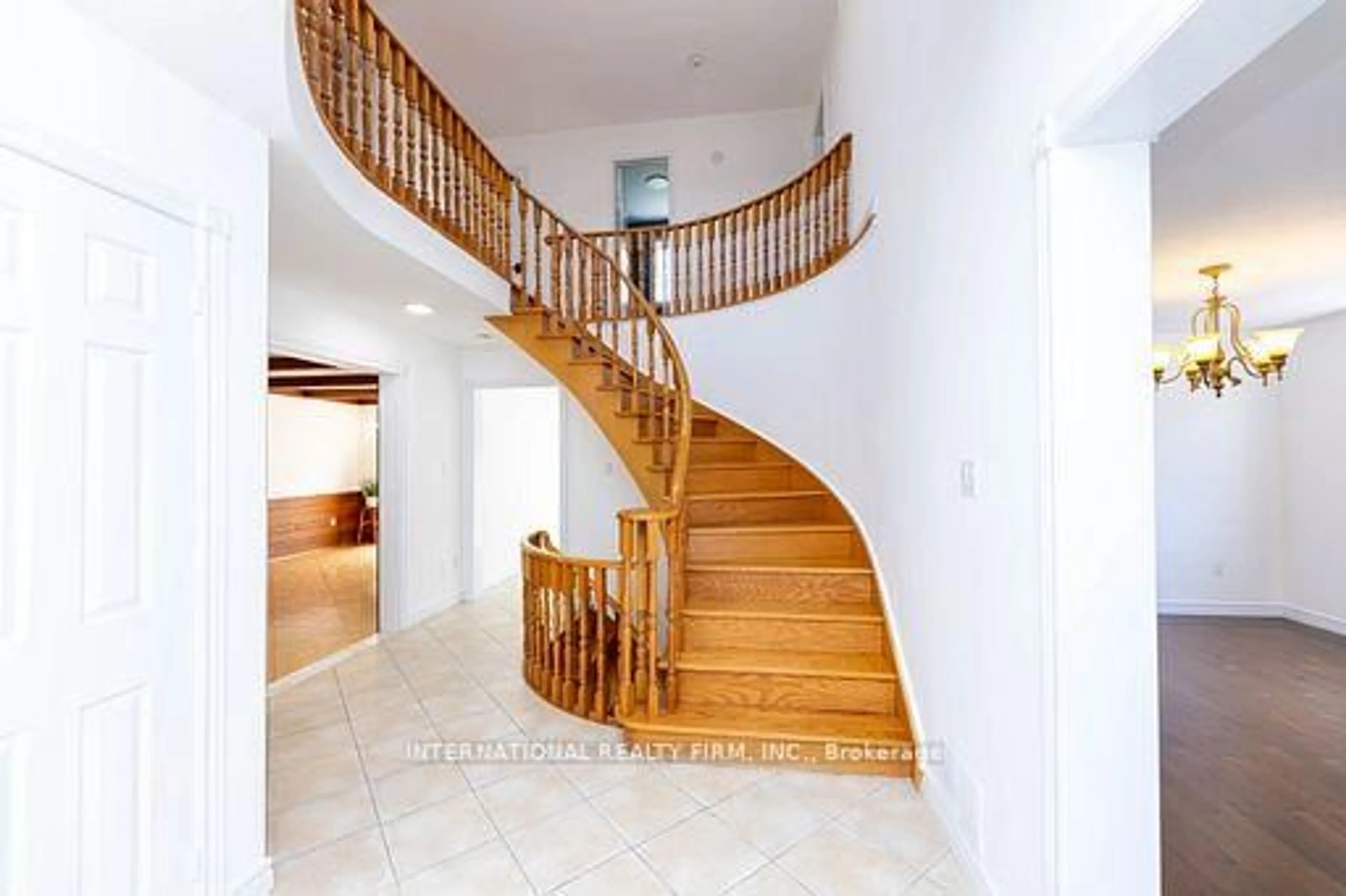 Unknown for 17 Southview Dr, Vaughan Ontario L4K 2K8