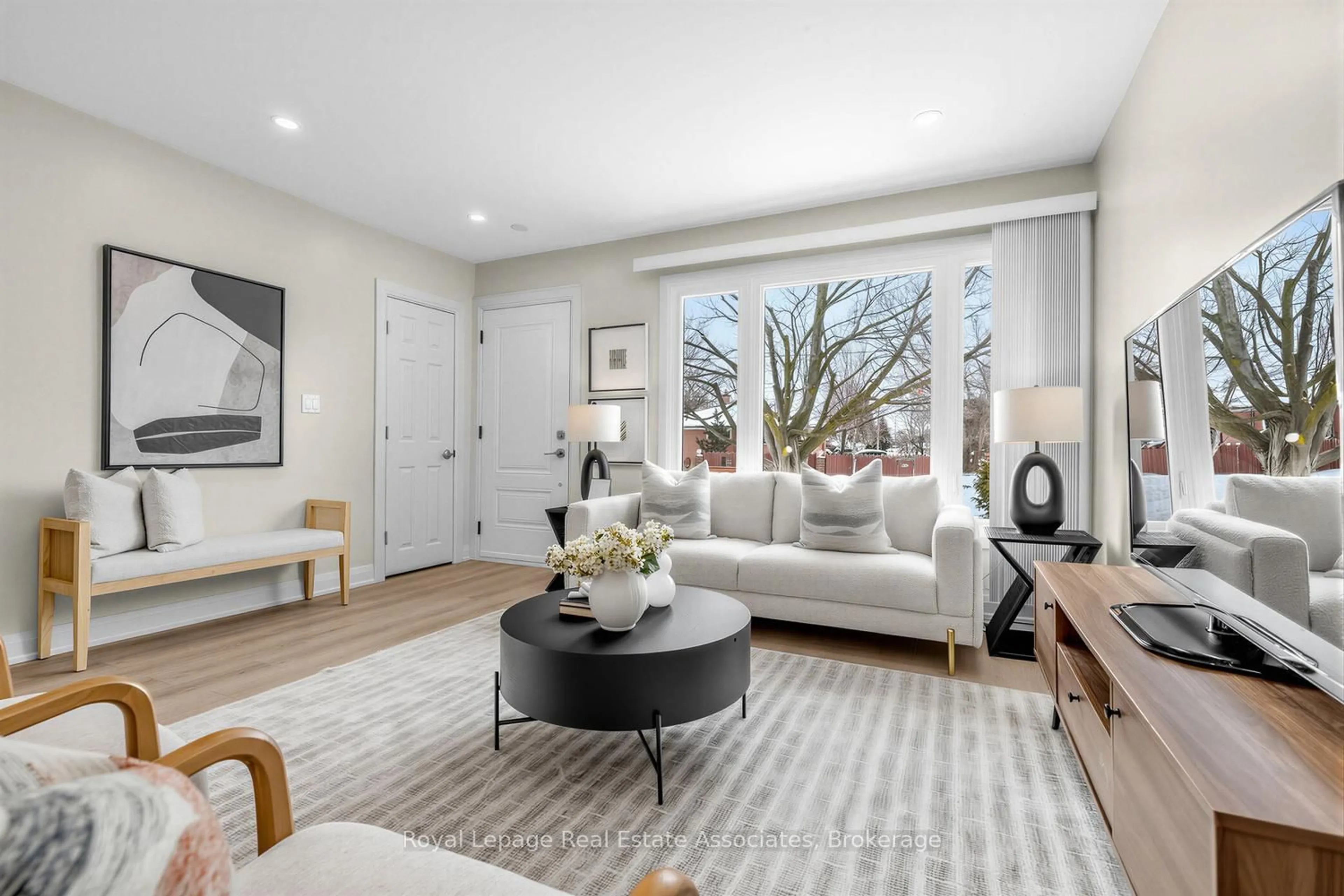 Living room with furniture, unknown for 273 Bluegrass Blvd, Richmond Hill Ontario L4C 3H1