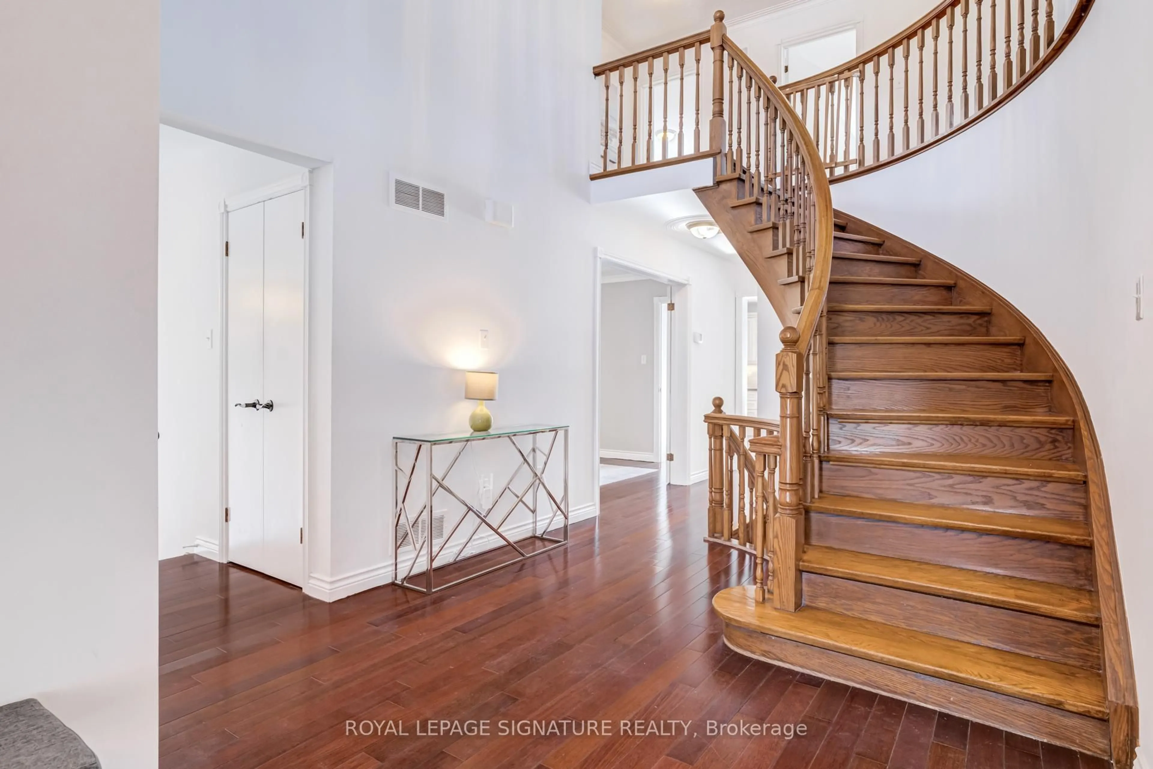 Indoor entryway for 81 Garden Ave, Richmond Hill Ontario L4C 6L6