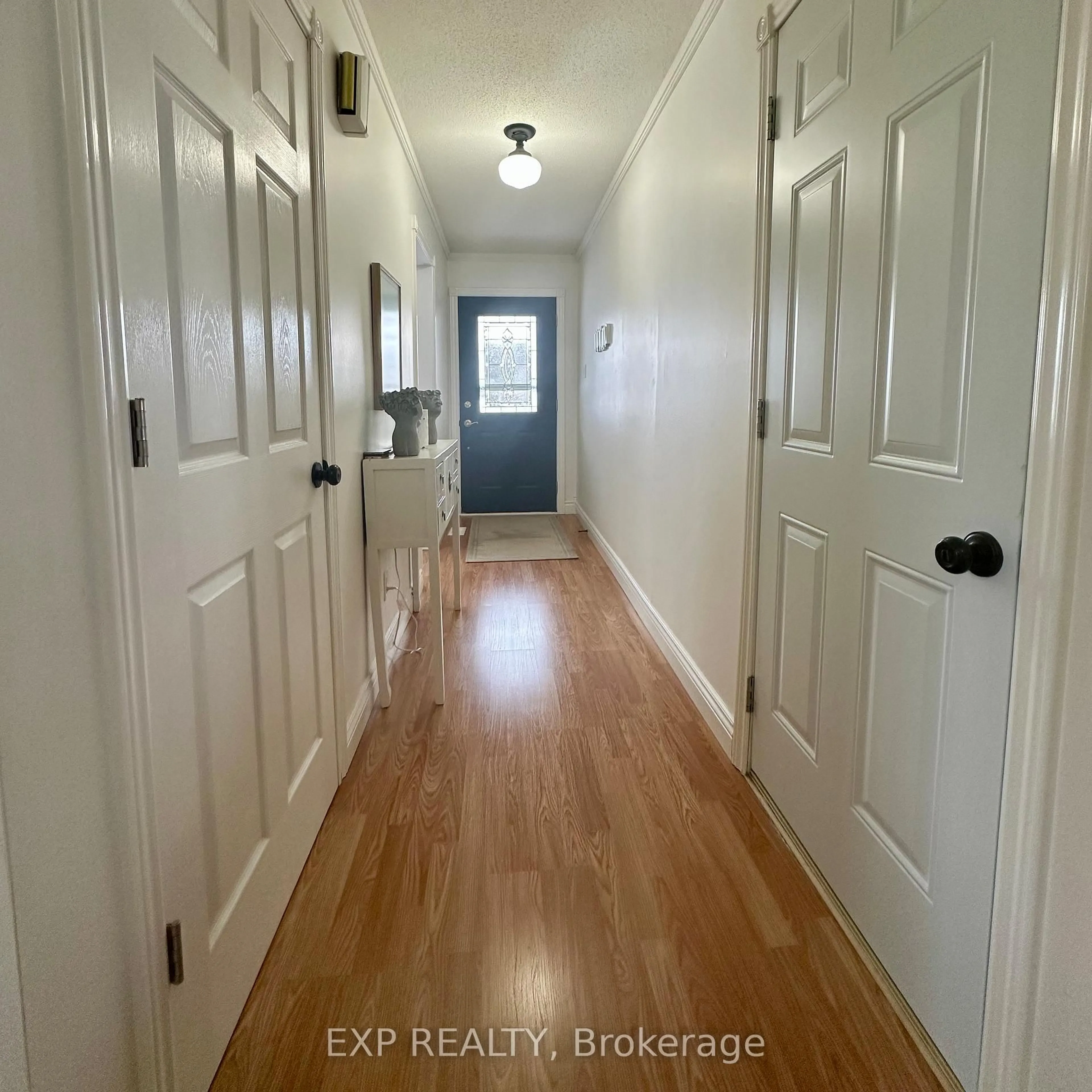 Indoor entryway for 578 Highland Cres, Brock Ontario L0K 1A0