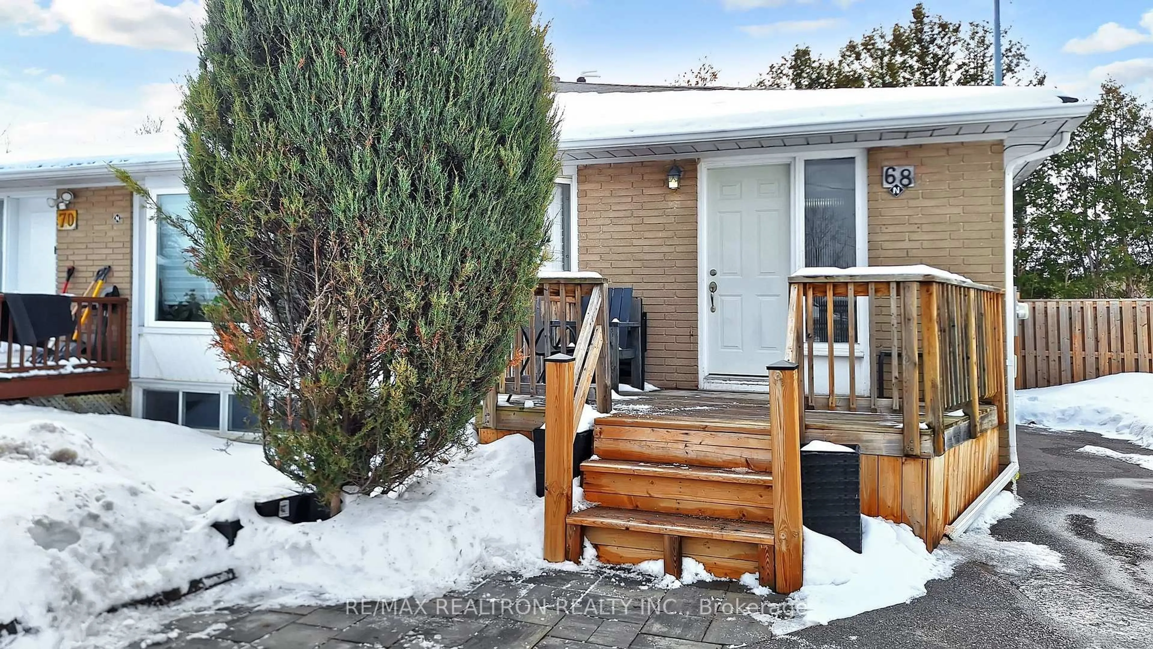 Unknown for 68 Marlin Crt, Newmarket Ontario L3Y 2W8