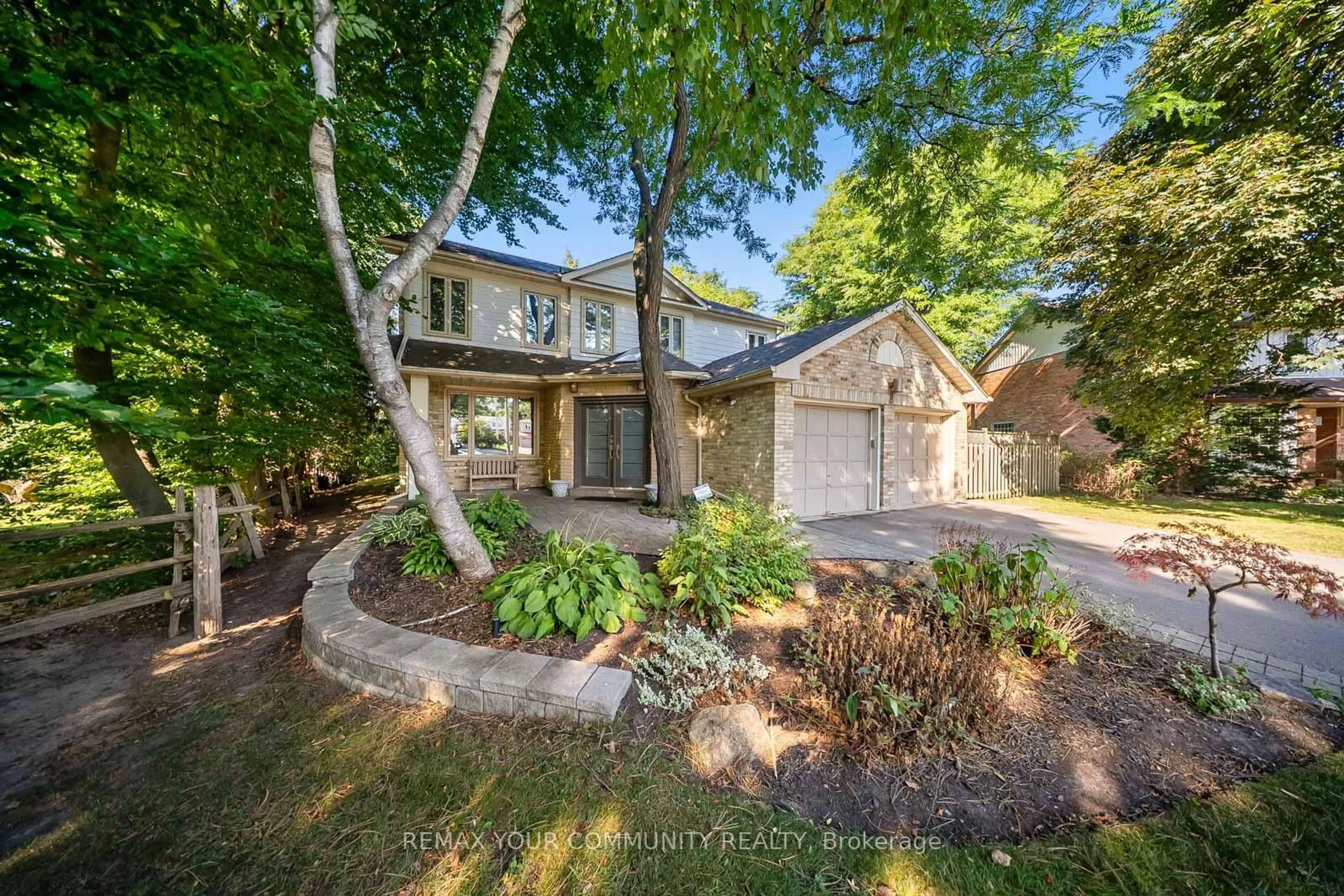 Unknown for 8 Spinning Wheel Crt, Markham Ontario L3T 1G7