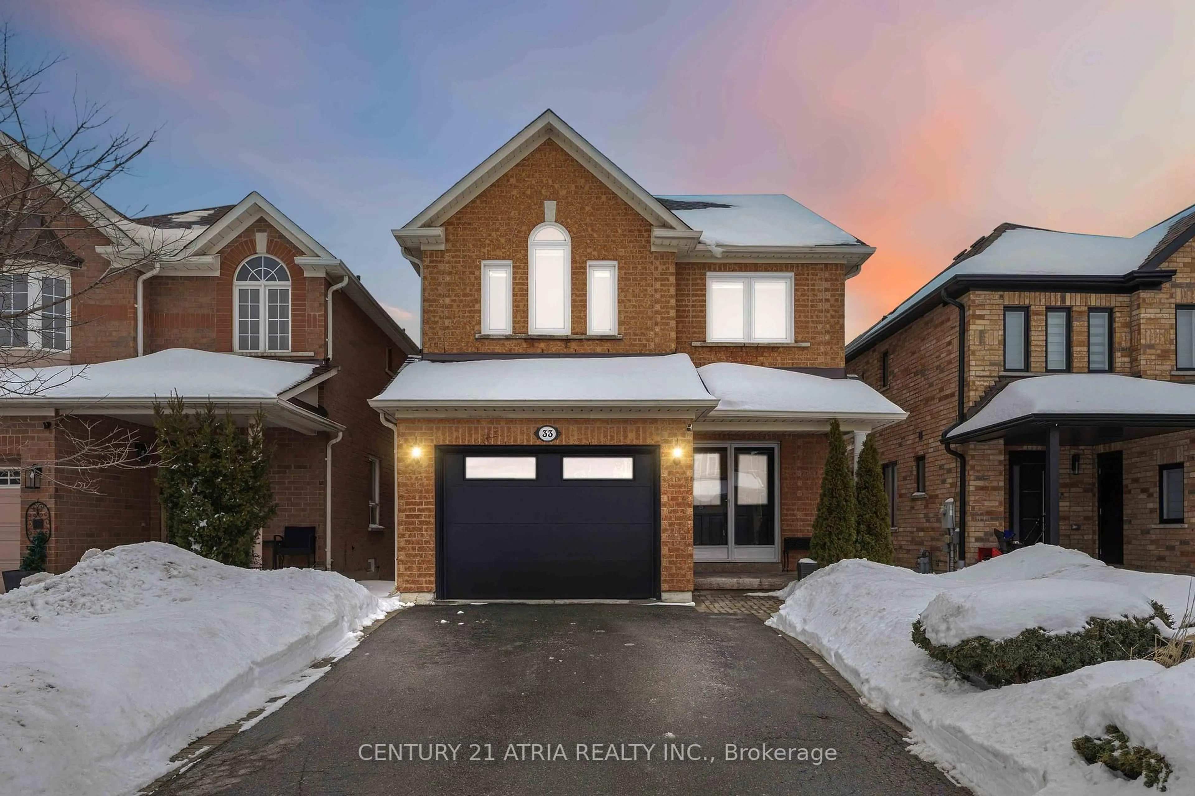 Home with brick exterior material, street for 33 Eddington Pl, Vaughan Ontario L6A 3P7