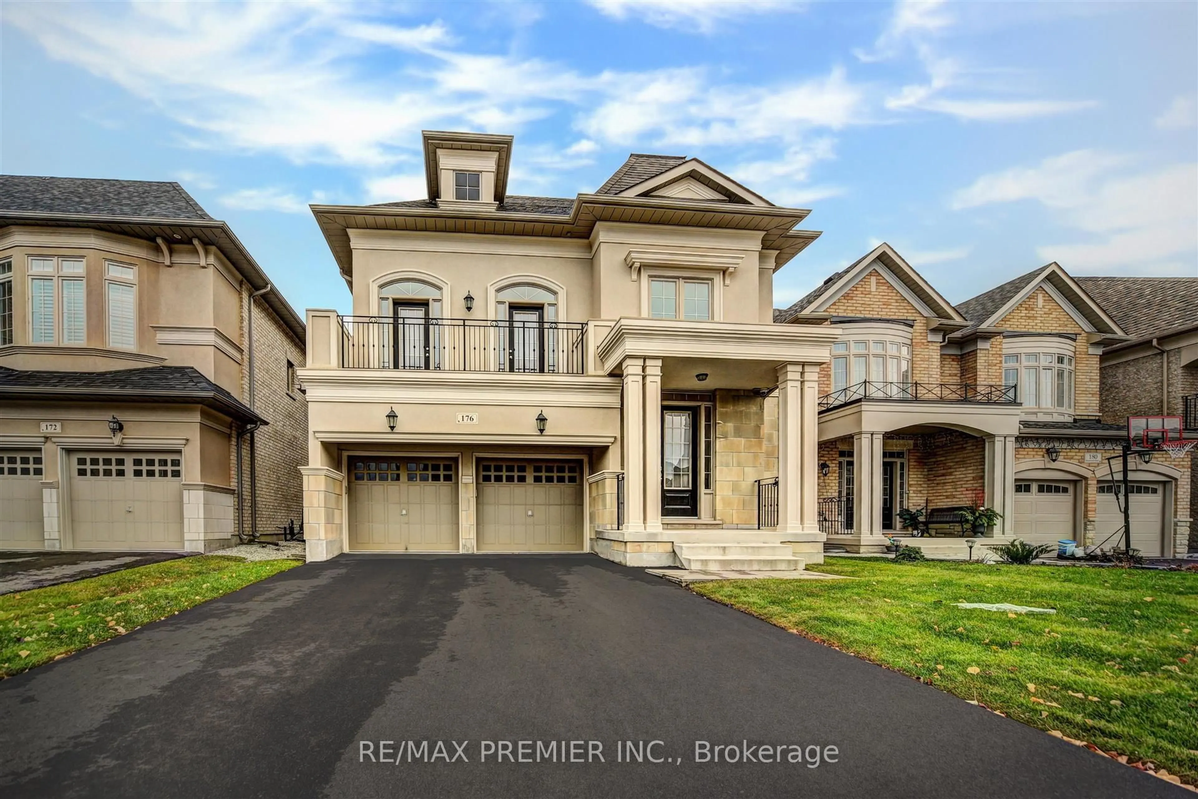 Home with brick exterior material, street for 176 Headwind Blvd, Vaughan Ontario L4H 4C8