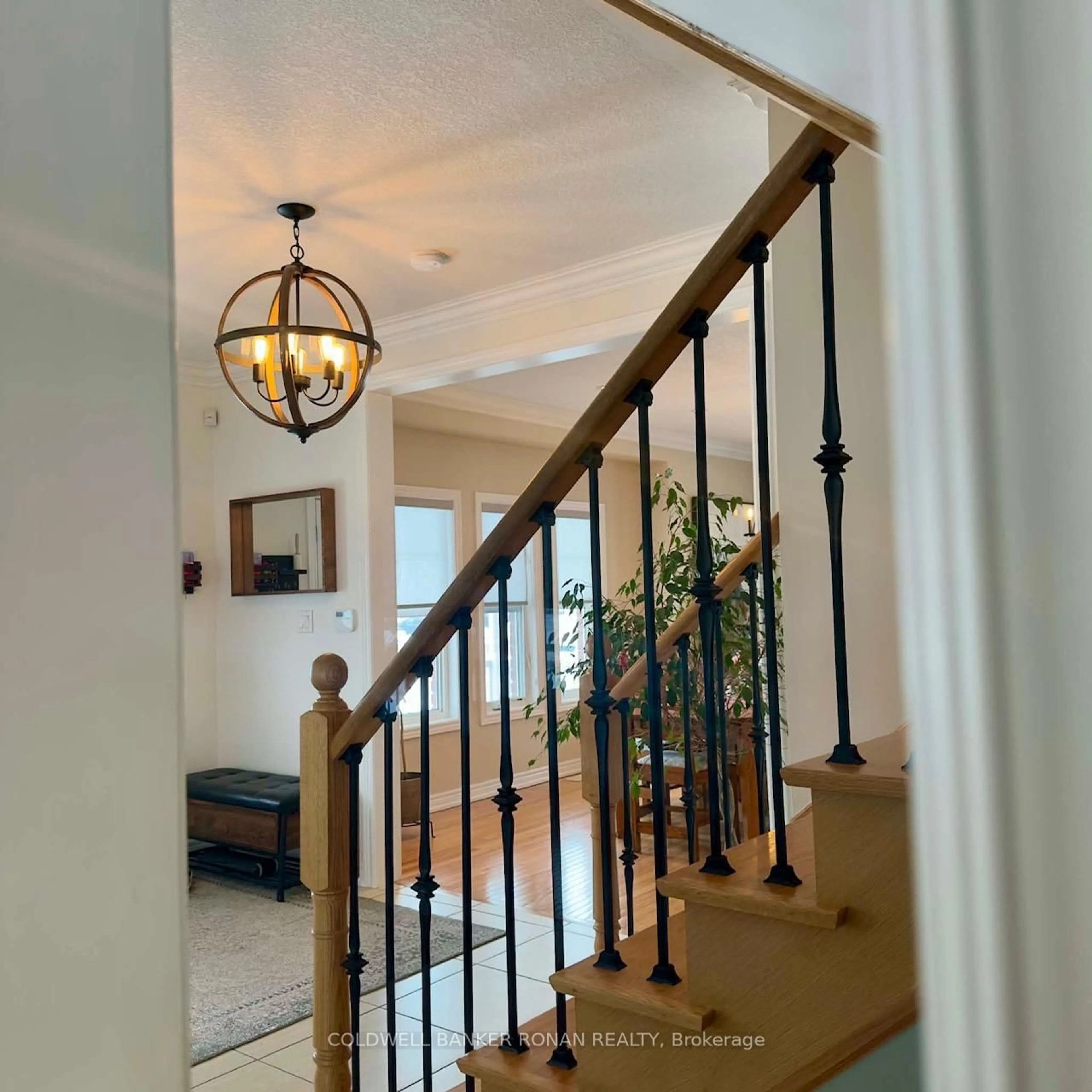 Indoor entryway for 3 Swenson St, New Tecumseth Ontario L9R 0J6