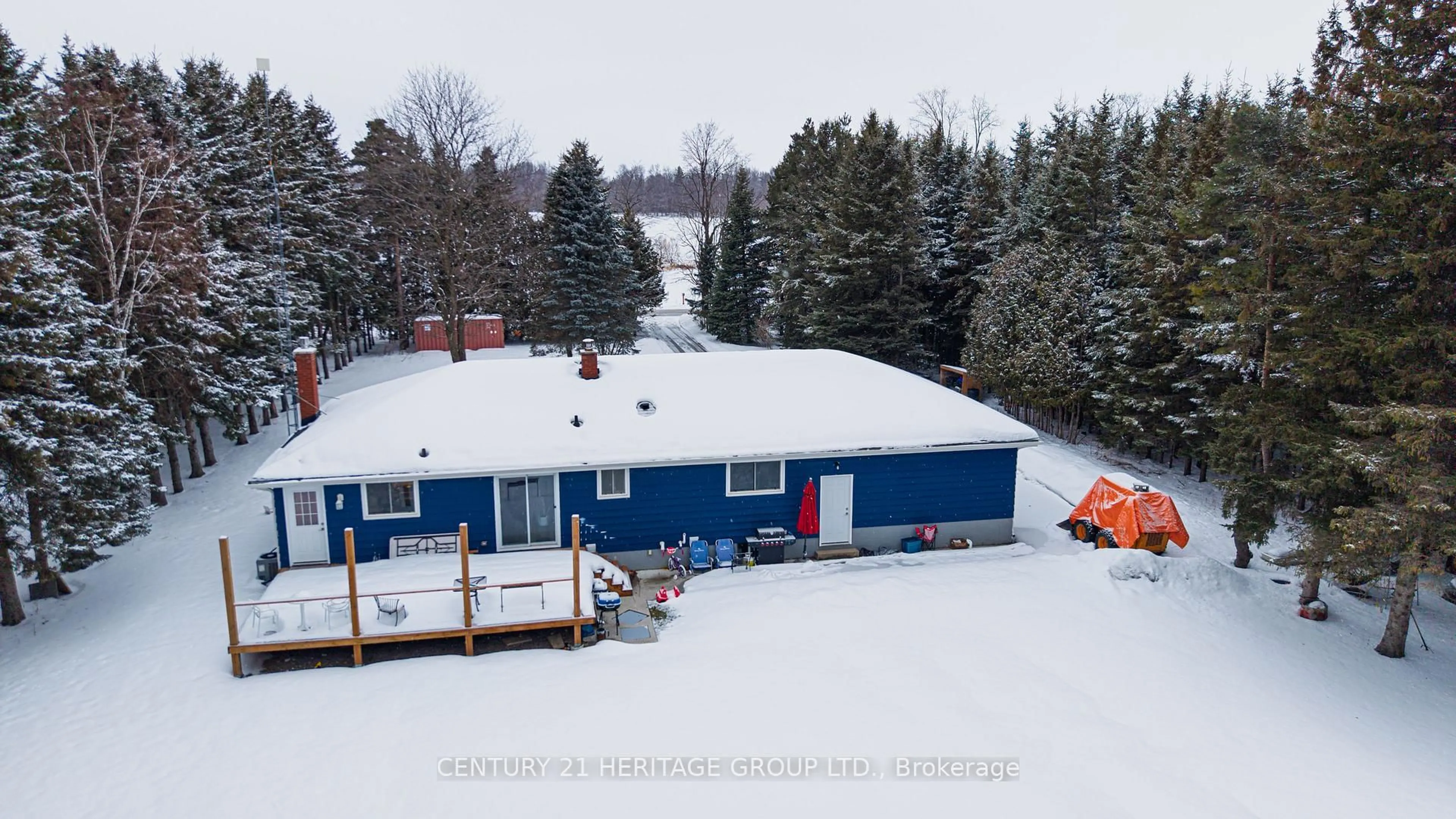 A pic from outside/outdoor area/front of a property/back of a property/a pic from drone, building for 5227 3rd Line, New Tecumseth Ontario L0G 1W0