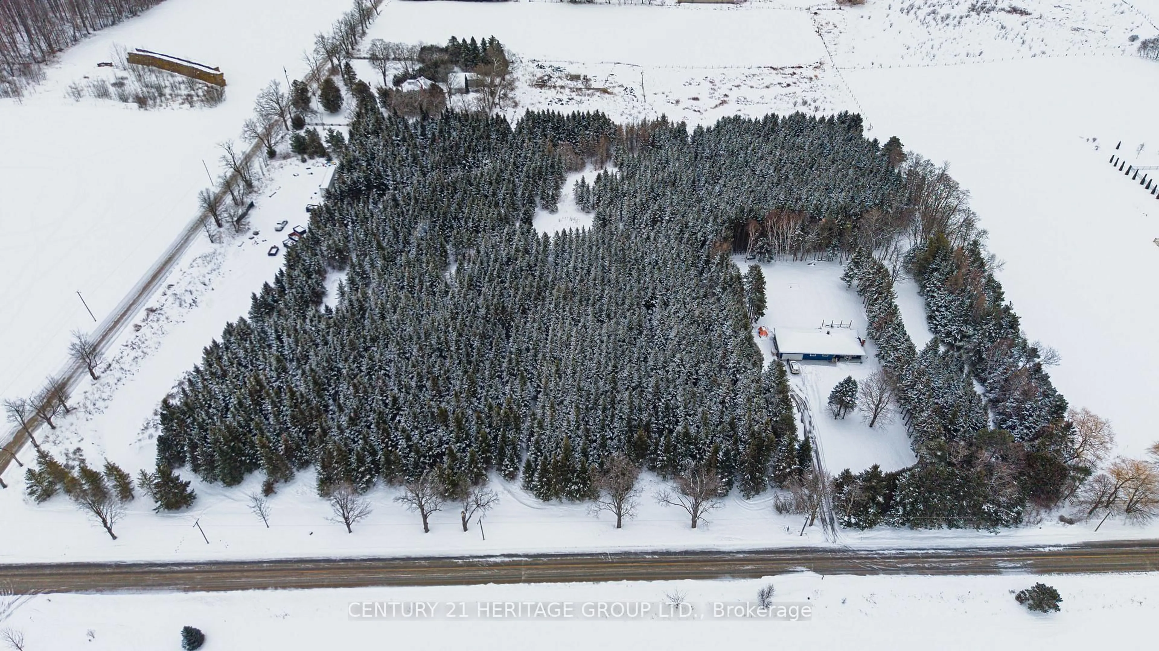 A pic from outside/outdoor area/front of a property/back of a property/a pic from drone, building for 5227 3rd Line, New Tecumseth Ontario L0G 1W0