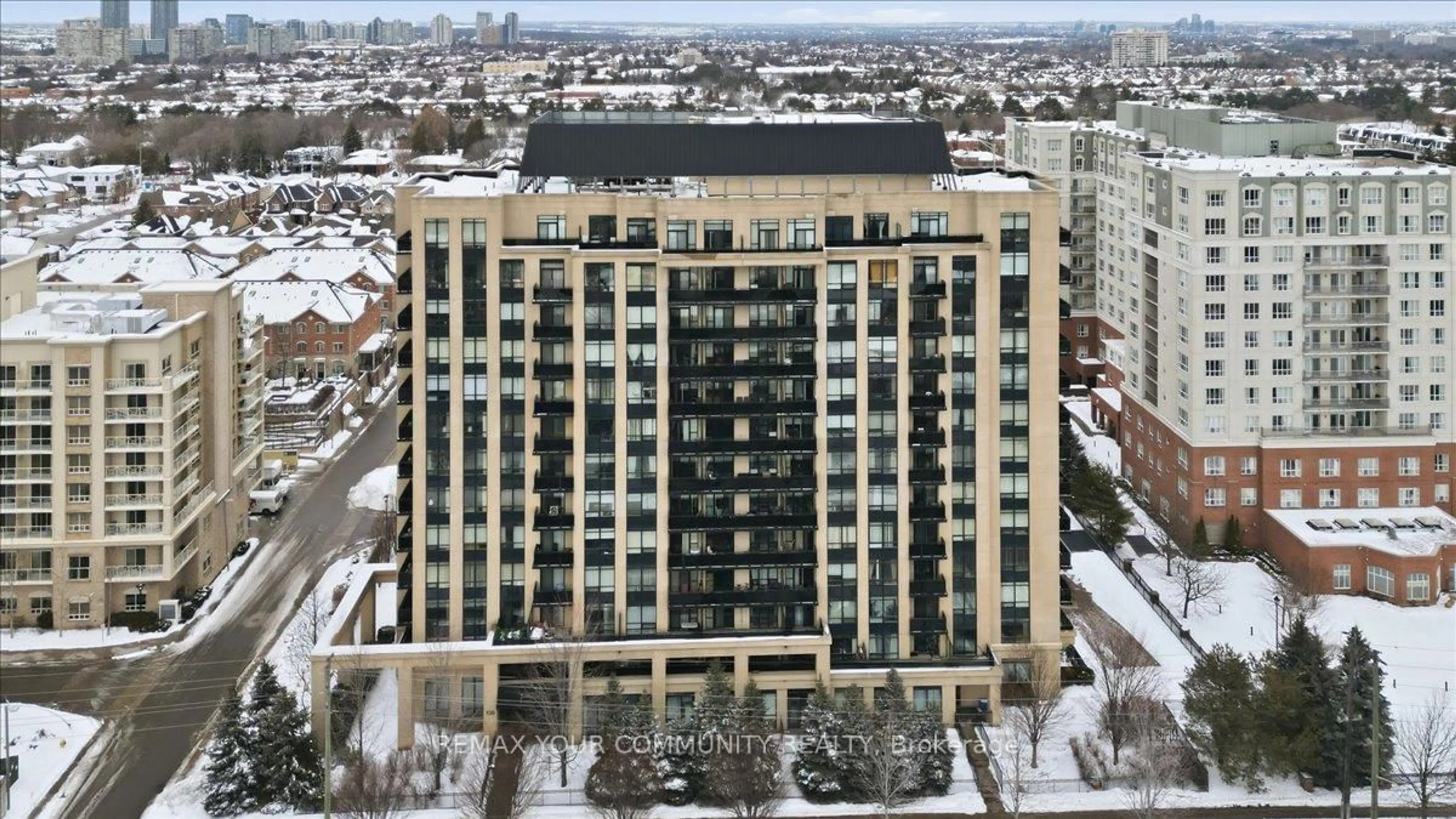 A pic from outside/outdoor area/front of a property/back of a property/a pic from drone, city buildings view from balcony for 520 Steeles Ave #1009, Vaughan Ontario L4J 0H2