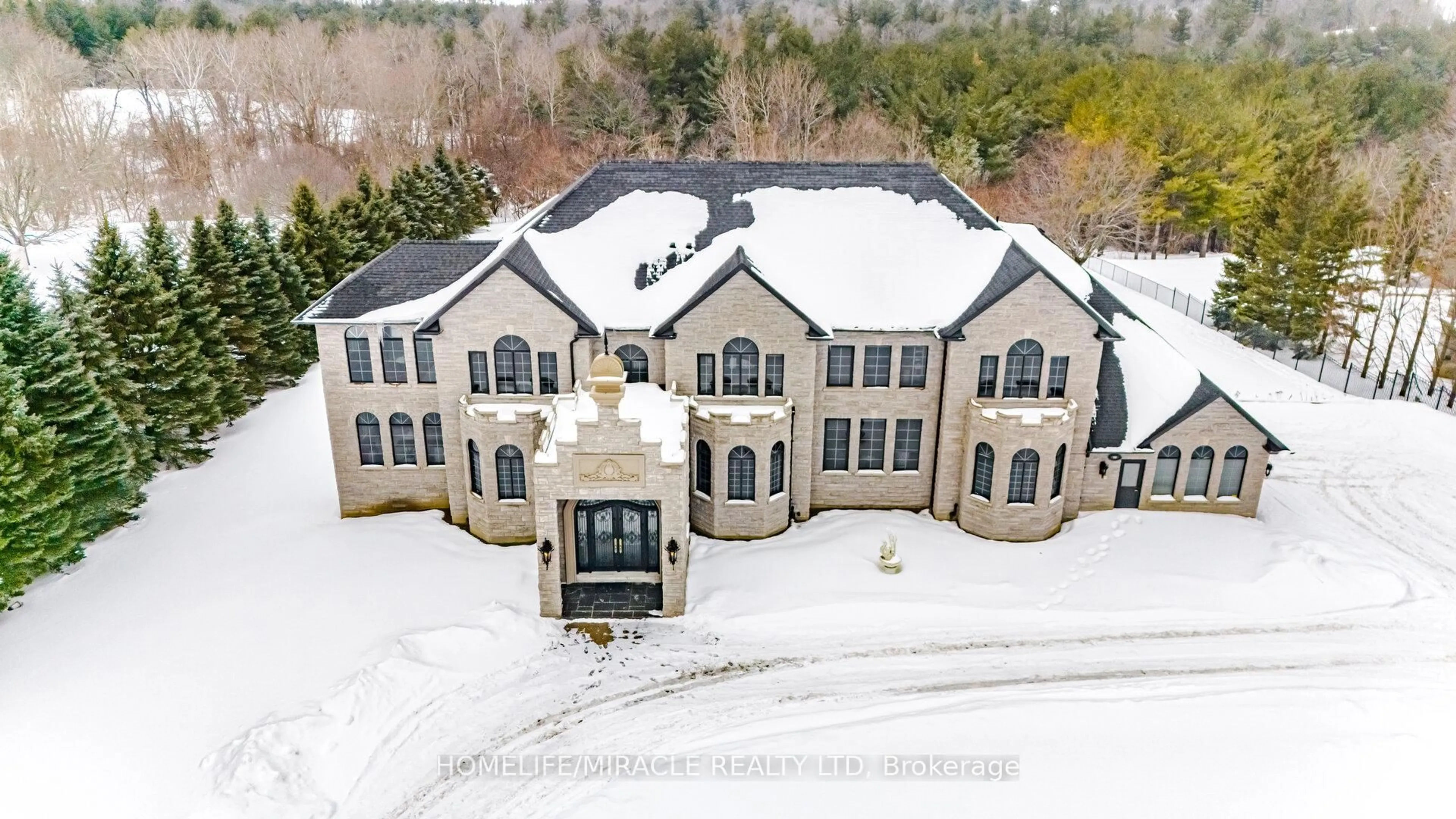 A pic from outside/outdoor area/front of a property/back of a property/a pic from drone, building for 56 Orico Crt, Vaughan Ontario L4H 3N5