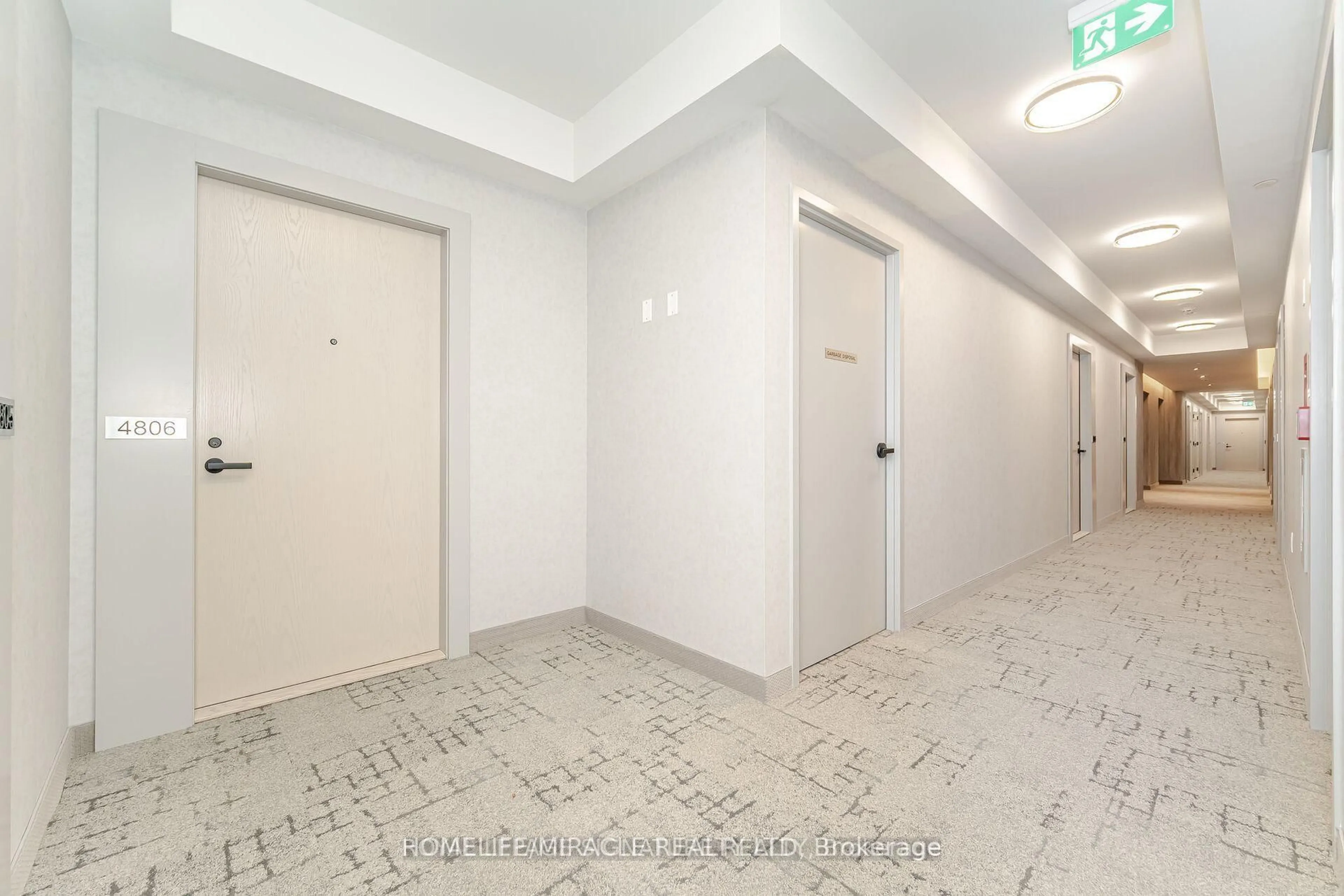 Indoor foyer for 195 Commerce St #1003, Vaughan Ontario L4K 0P9