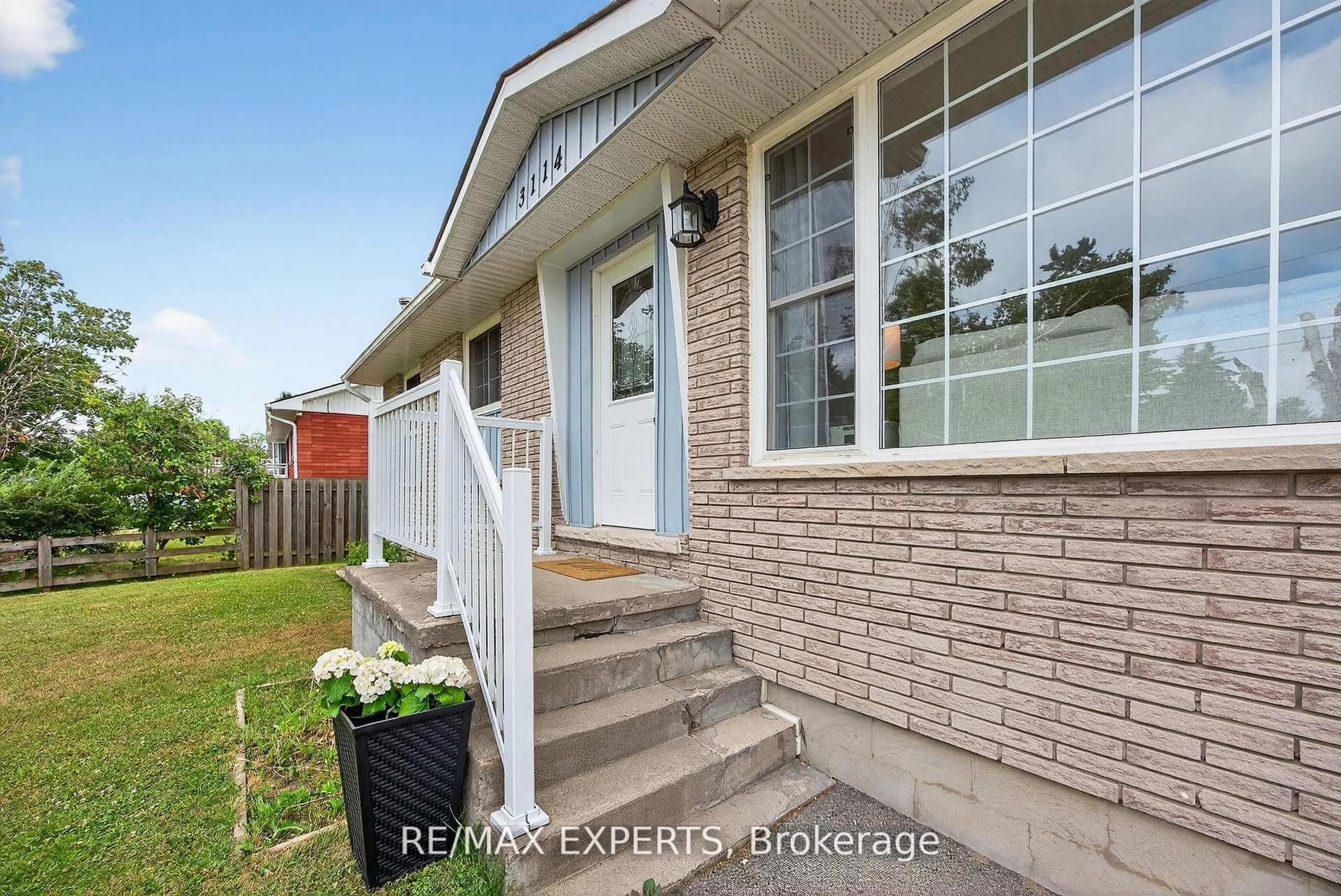 Home with brick exterior material, street for 3114 Poplar Rd, Innisfil Ontario L9S 2J9