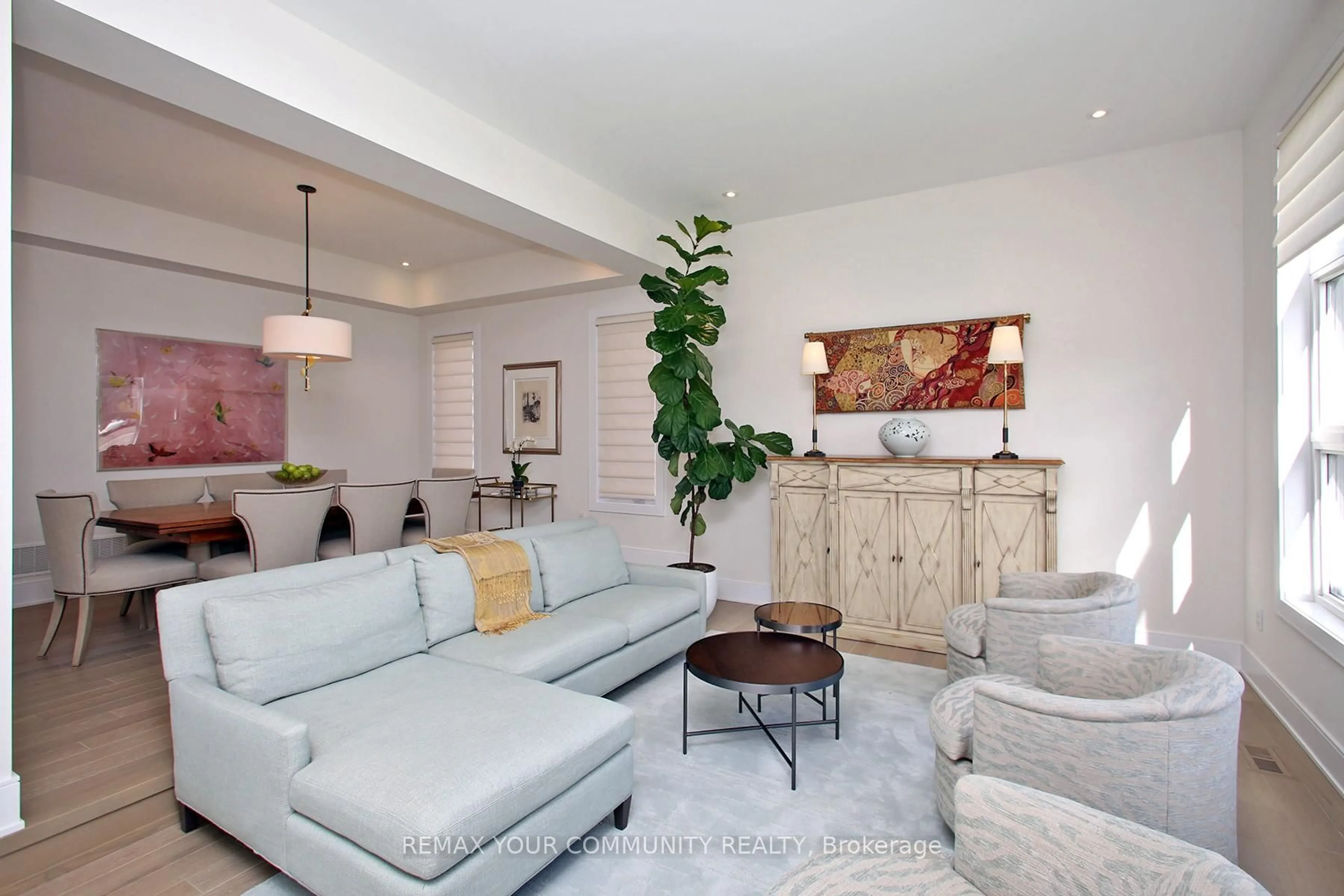 Living room with furniture, unknown for 40 Limerick St, Richmond Hill Ontario L4E 3W9