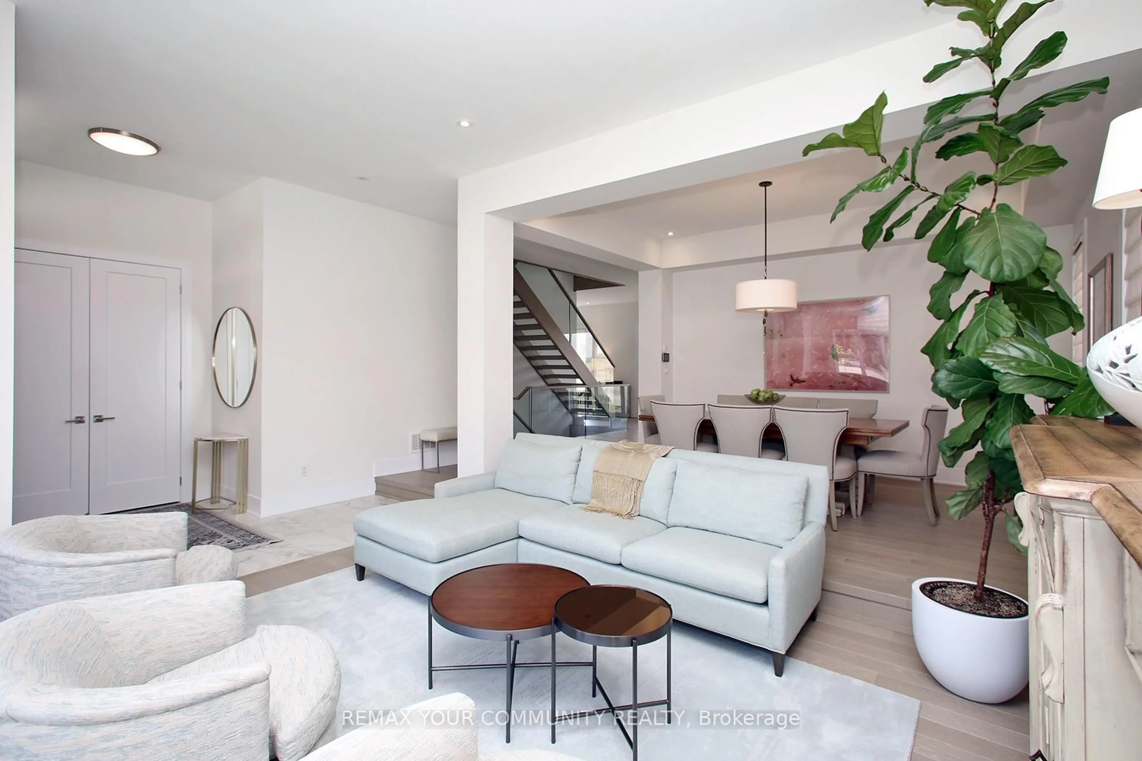 Living room with furniture, unknown for 40 Limerick St, Richmond Hill Ontario L4E 3W9