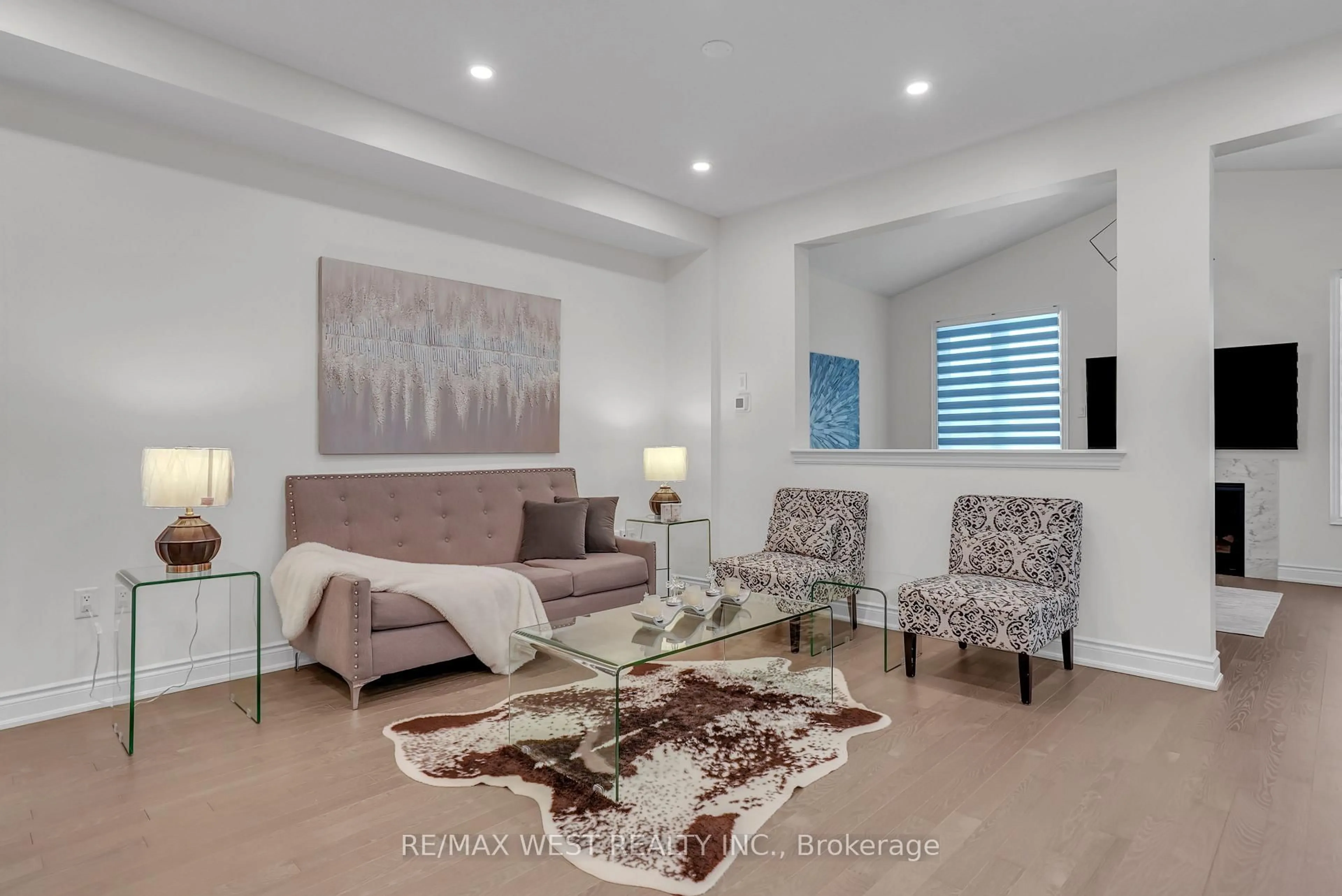 Living room with furniture, unknown for 110 Scarlet Way, Bradford West Gwillimbury Ontario L3Z 4J2