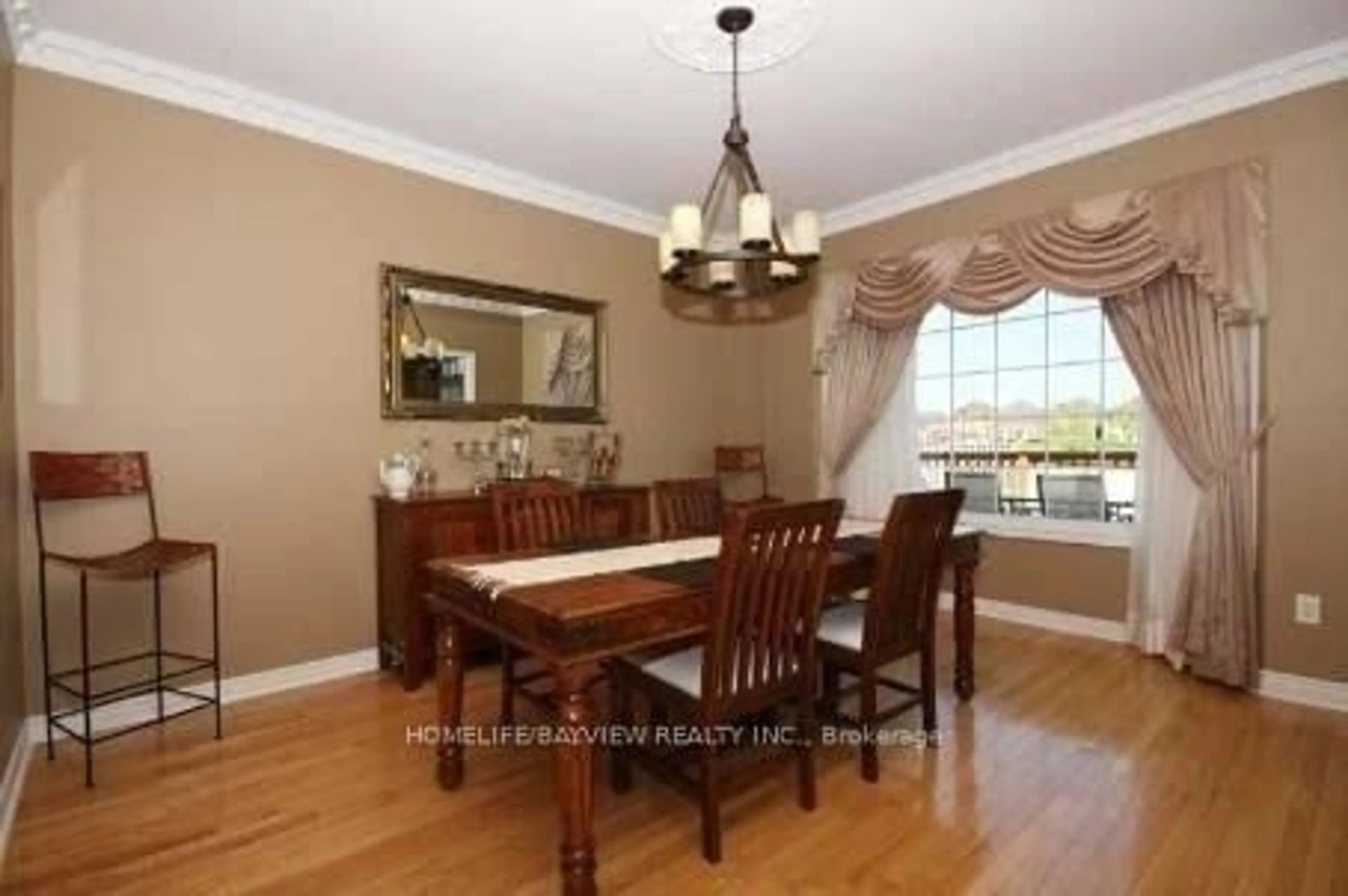Dining room, wood/laminate floor for 30 Mosswood Rd, Vaughan Ontario L4J 9C6