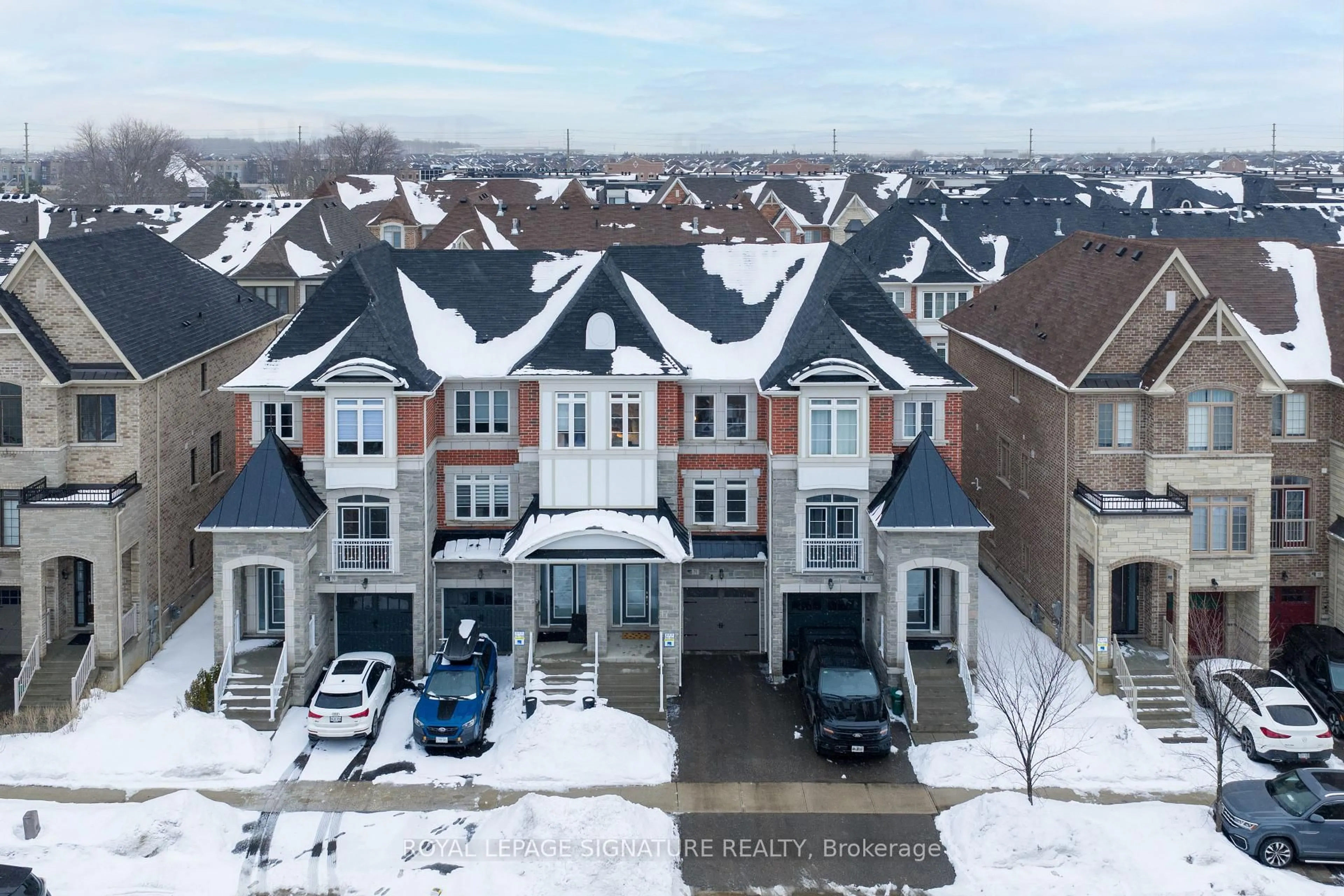 A pic from outside/outdoor area/front of a property/back of a property/a pic from drone, unknown for 71 Farooq Blvd, Vaughan Ontario L4H 4P3