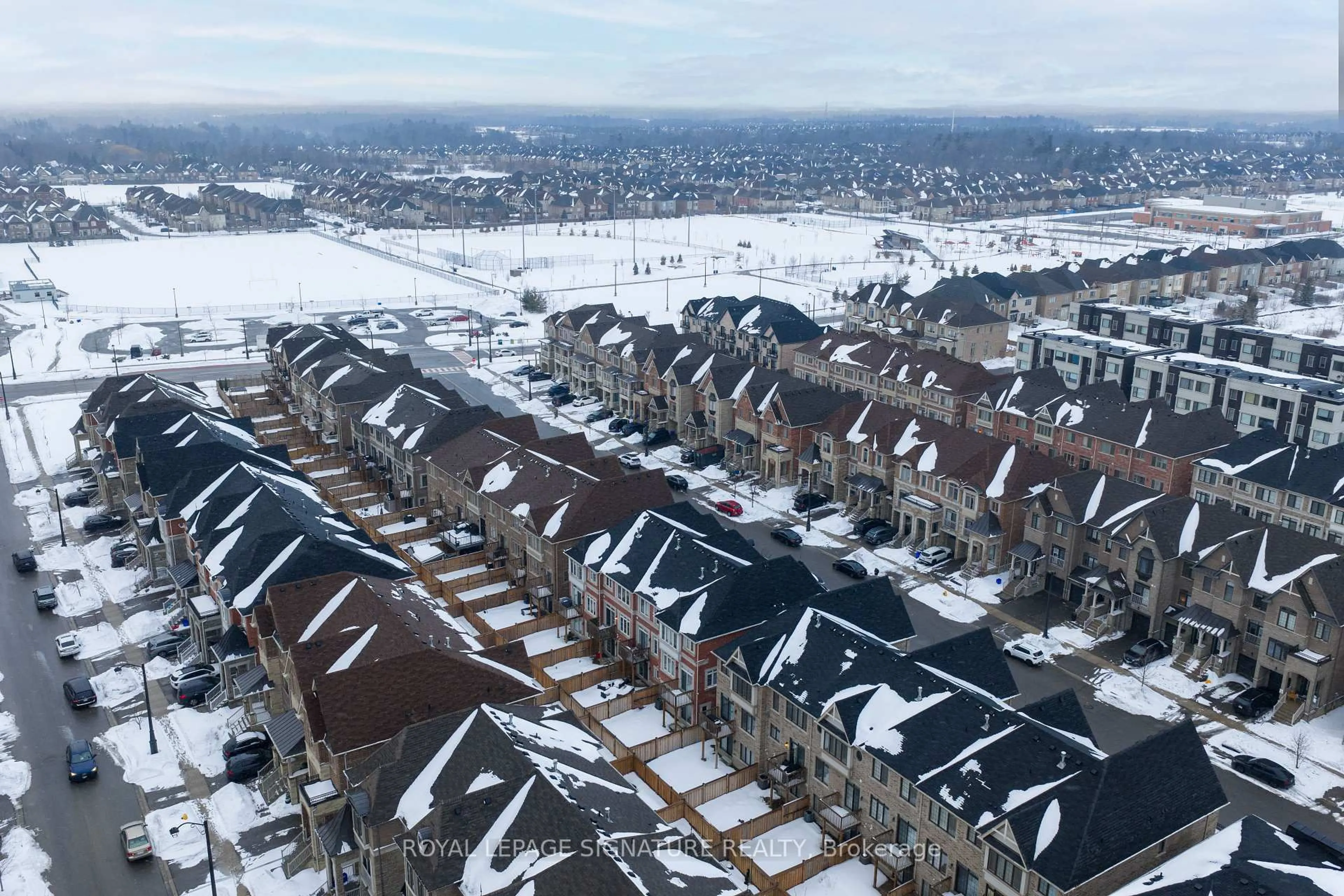 A pic from outside/outdoor area/front of a property/back of a property/a pic from drone, unknown for 71 Farooq Blvd, Vaughan Ontario L4H 4P3