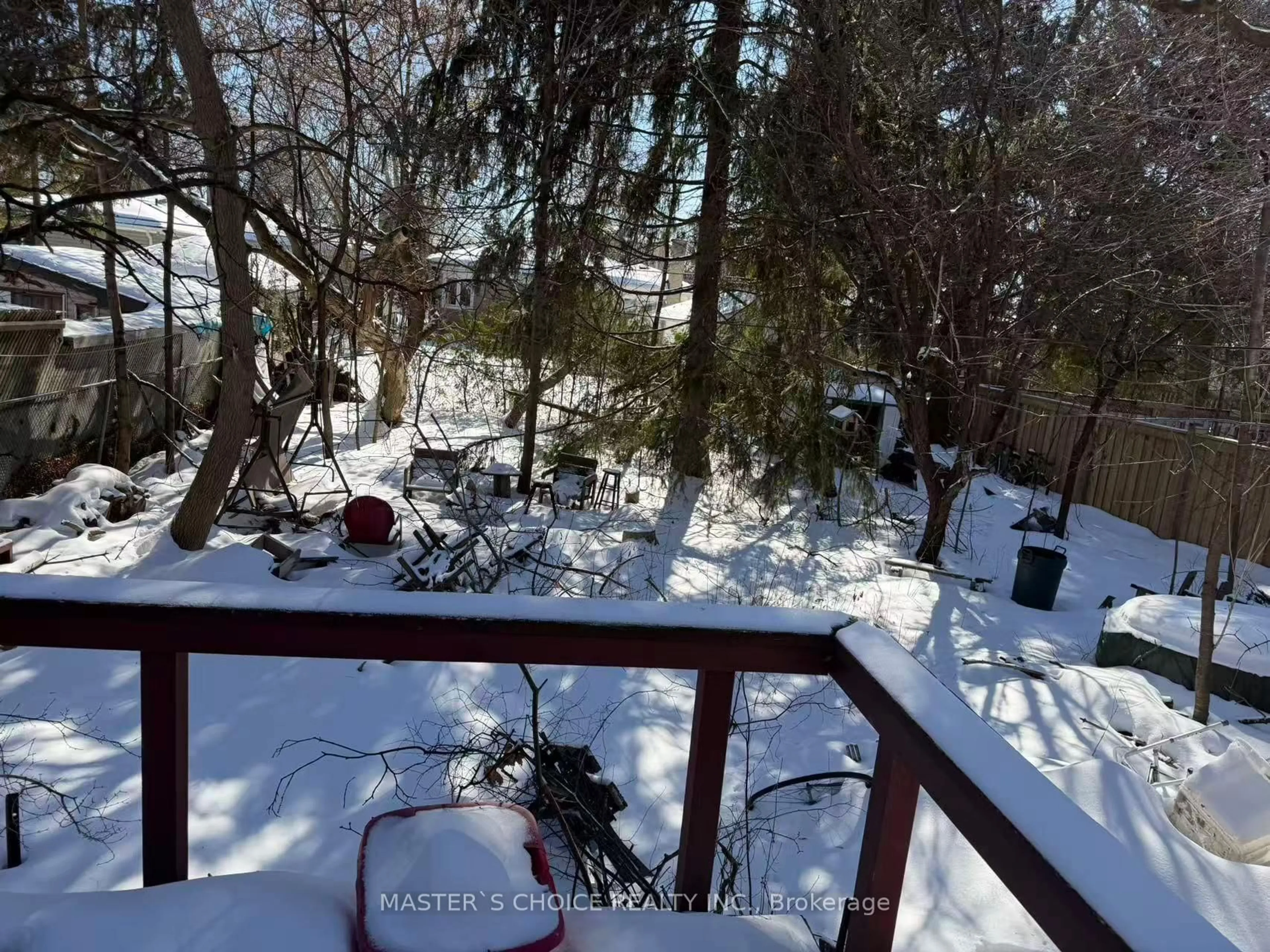 A pic from outside/outdoor area/front of a property/back of a property/a pic from drone, forest/trees view for 34 Rockport Cres, Richmond Hill Ontario L4C 2L6