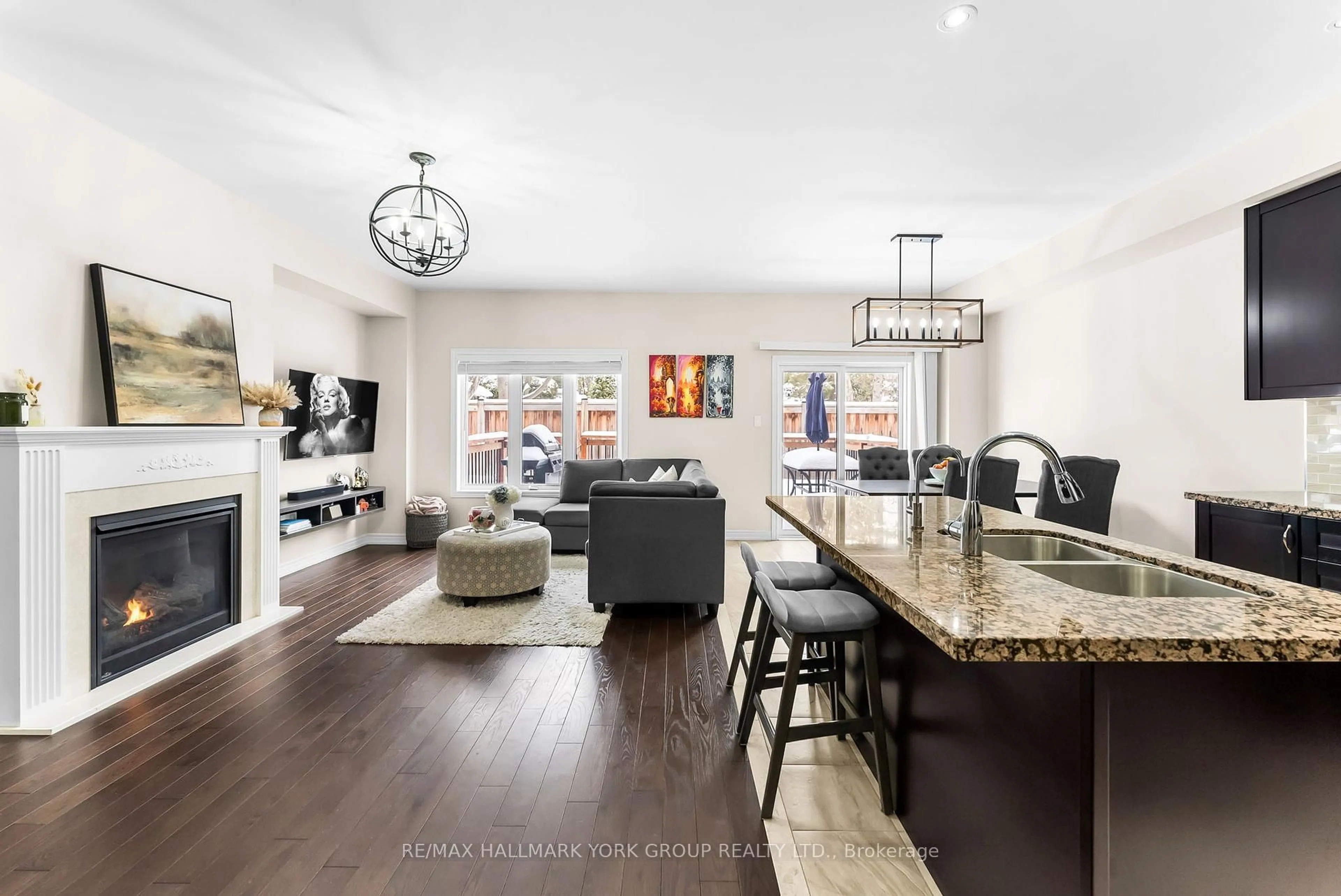 Open concept kitchen, unknown for 13 Charmuse Lane, East Gwillimbury Ontario L9N 1K9