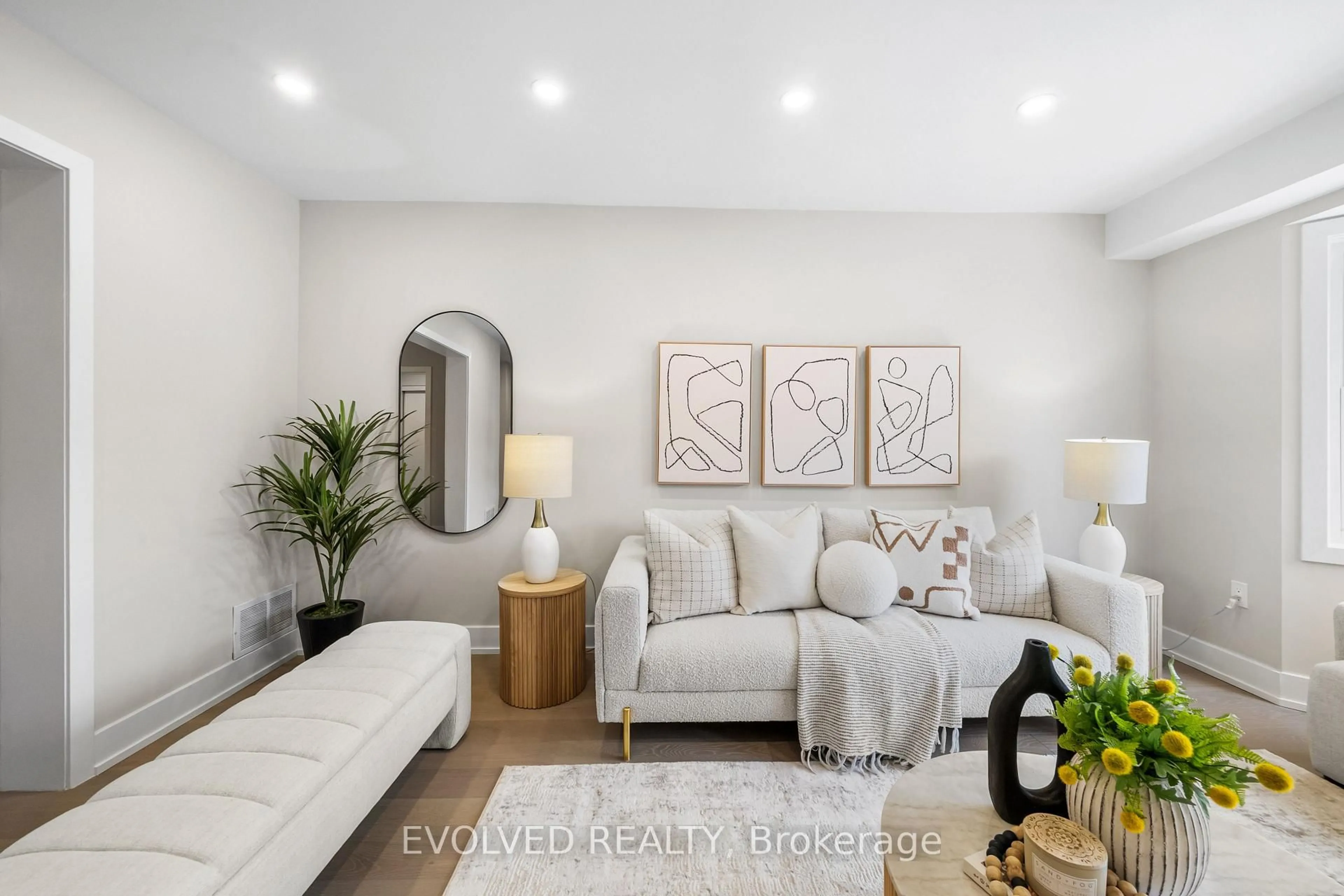 Living room with furniture, unknown for 12 Tova Pl, Vaughan Ontario L4J 8C4