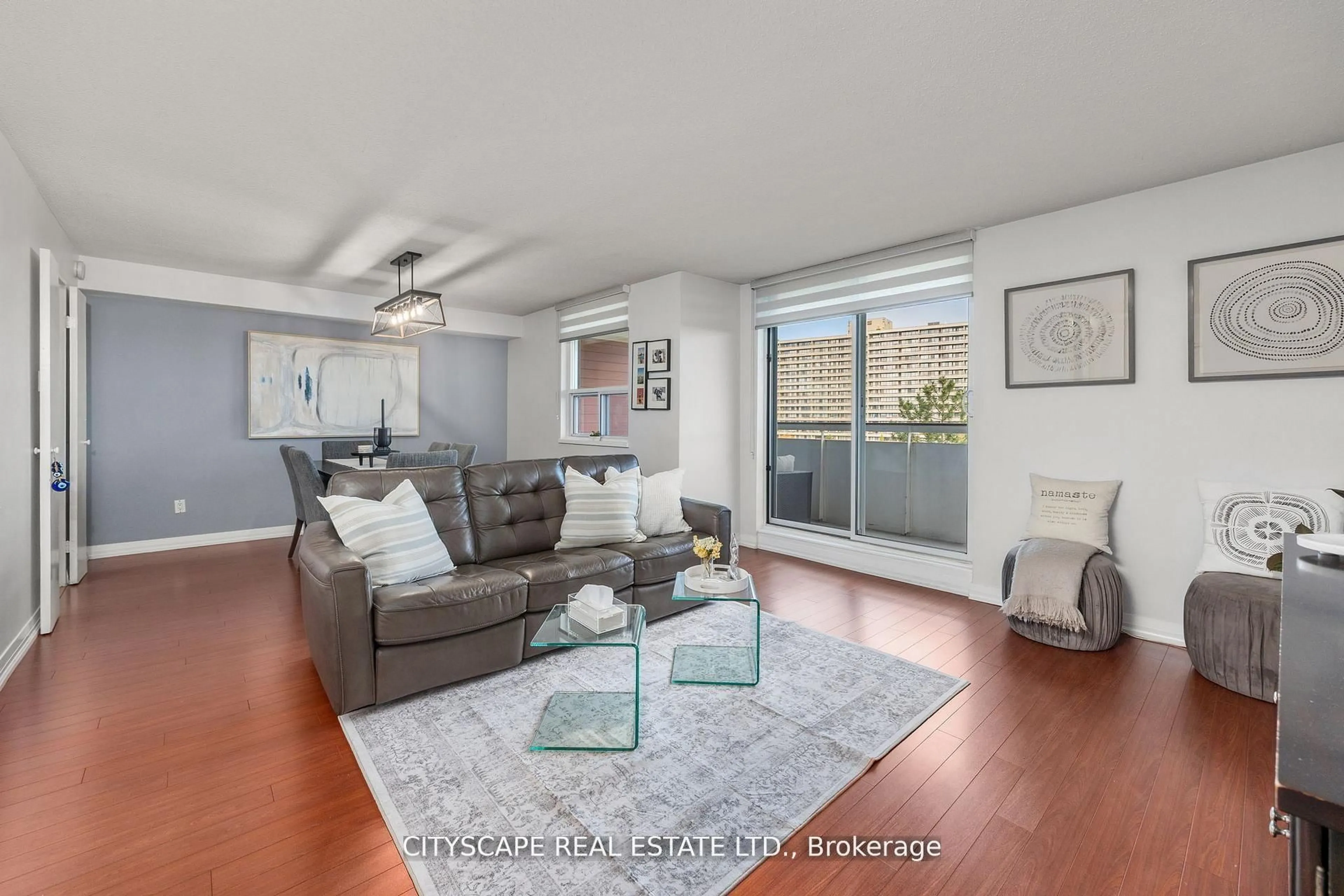 Living room with furniture, unknown for 1 Royal Orchard Blv Blvd #810, Markham Ontario L3T 3C2