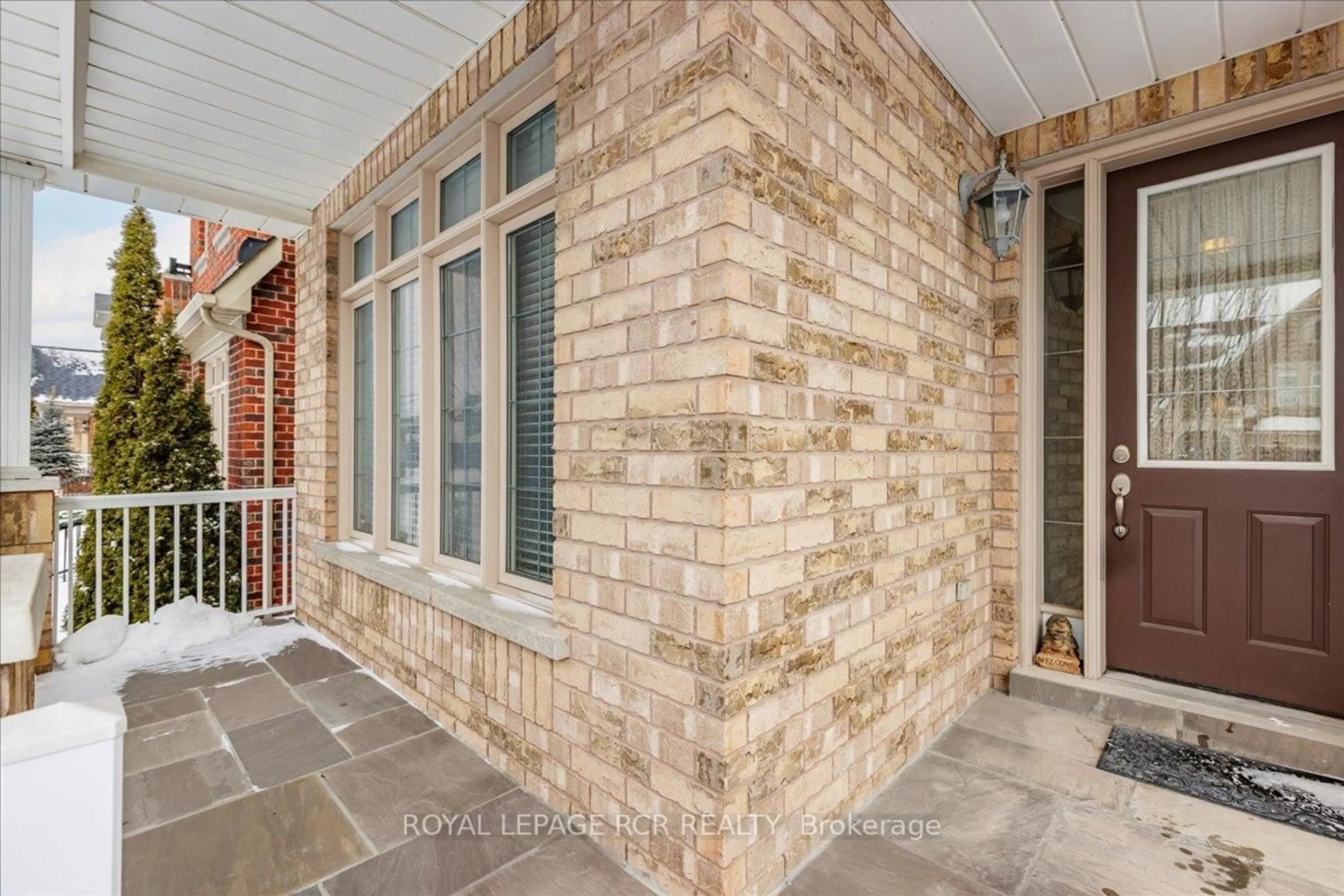 Home with brick exterior material, street for 392 Kwapis Blvd, Newmarket Ontario L3X 3H4