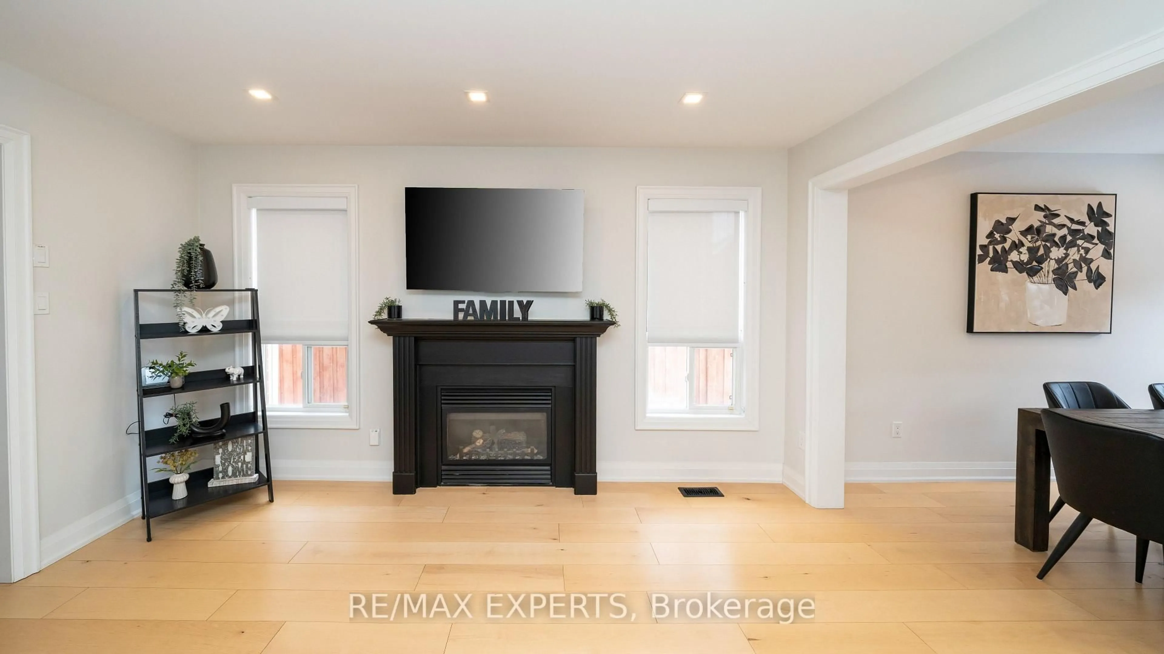 Home theater for 111 Argento Cres, Vaughan Ontario L4H 0B6