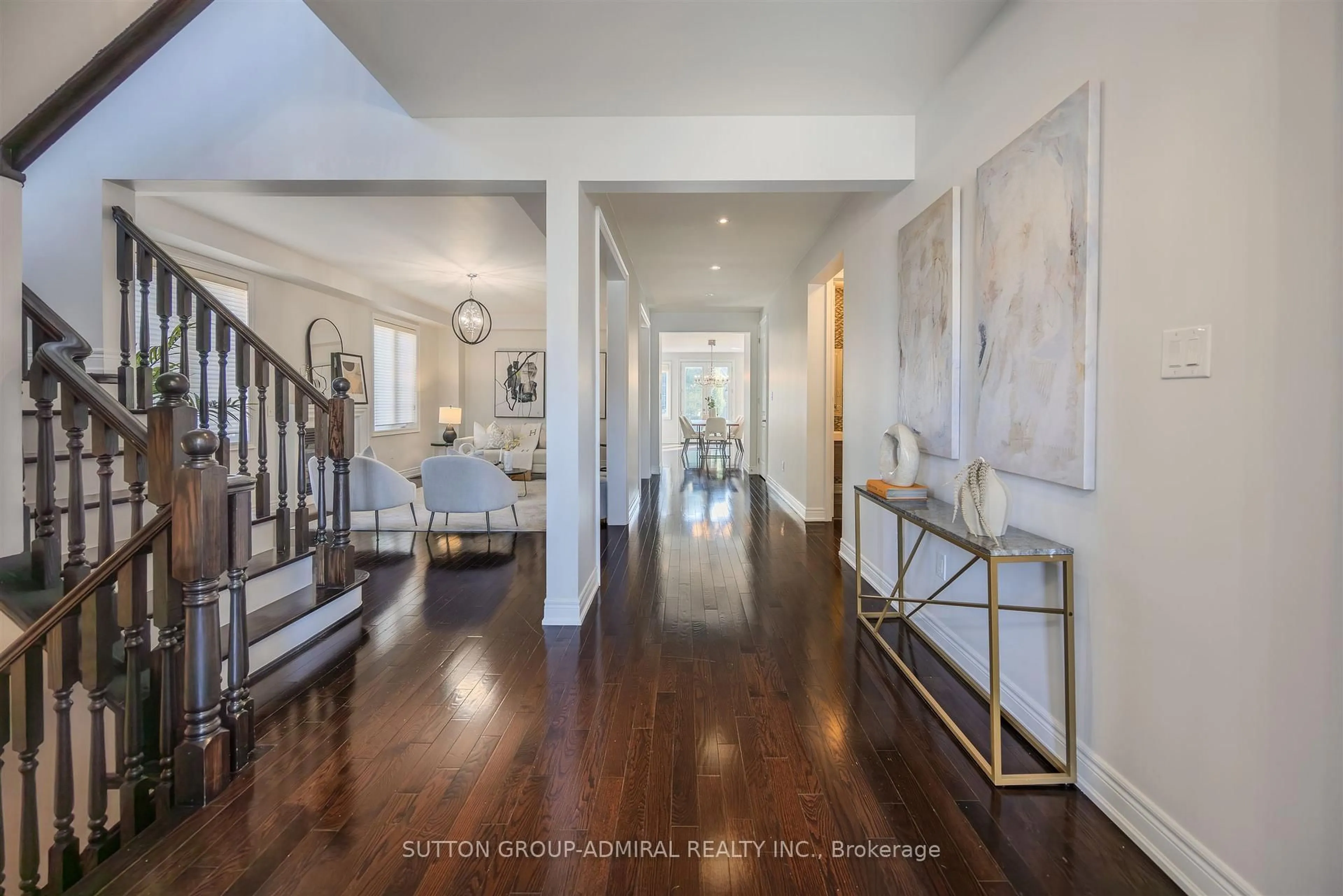 Indoor entryway for 22 James Bowman Crt, King Ontario L7B 0A2