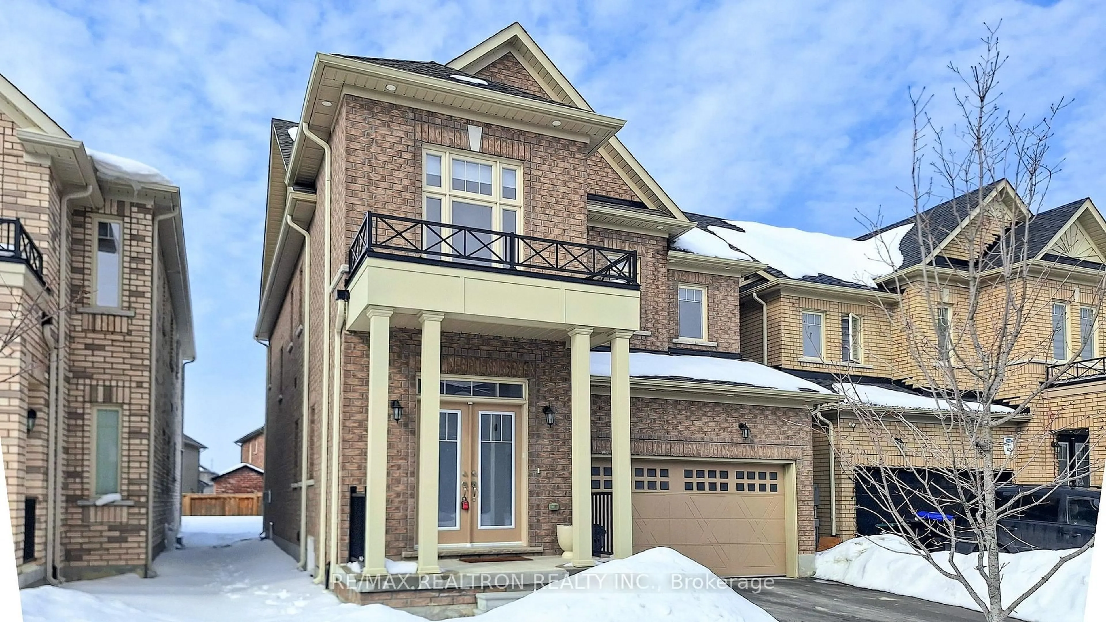 Home with brick exterior material, street for 46 Mac Campbell Way, Bradford West Gwillimbury Ontario L3Z 4M7