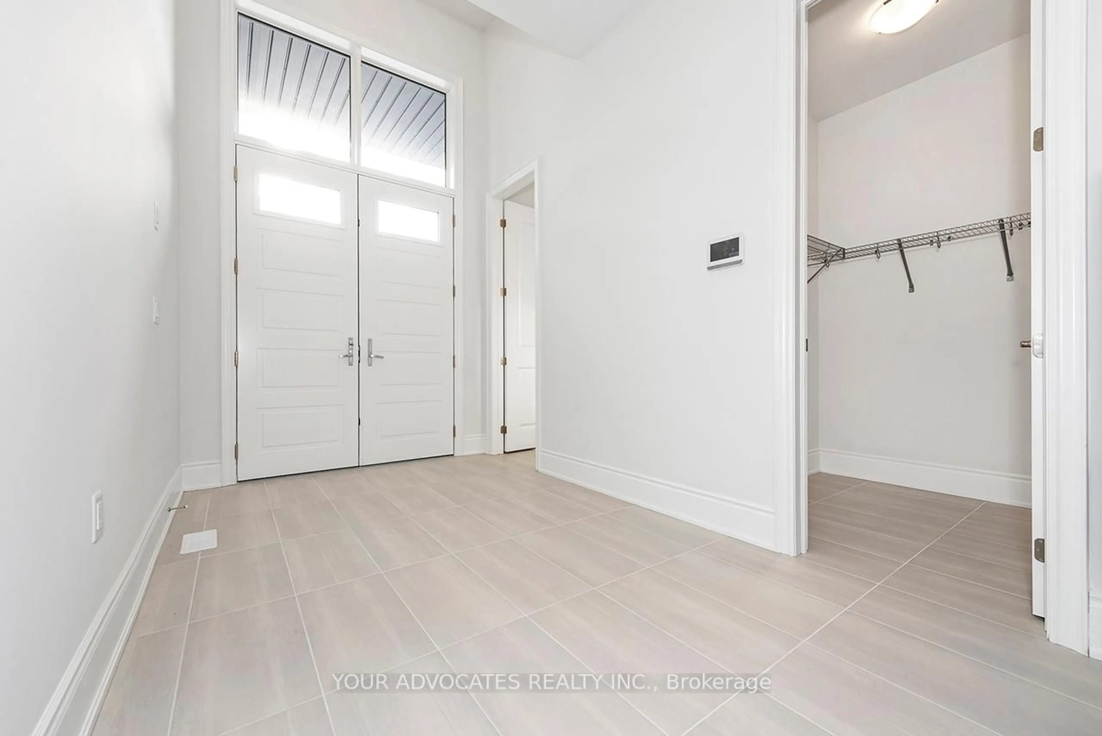Indoor entryway for 275 BALLANTYNE Blvd, Vaughan Ontario L3L 0G7