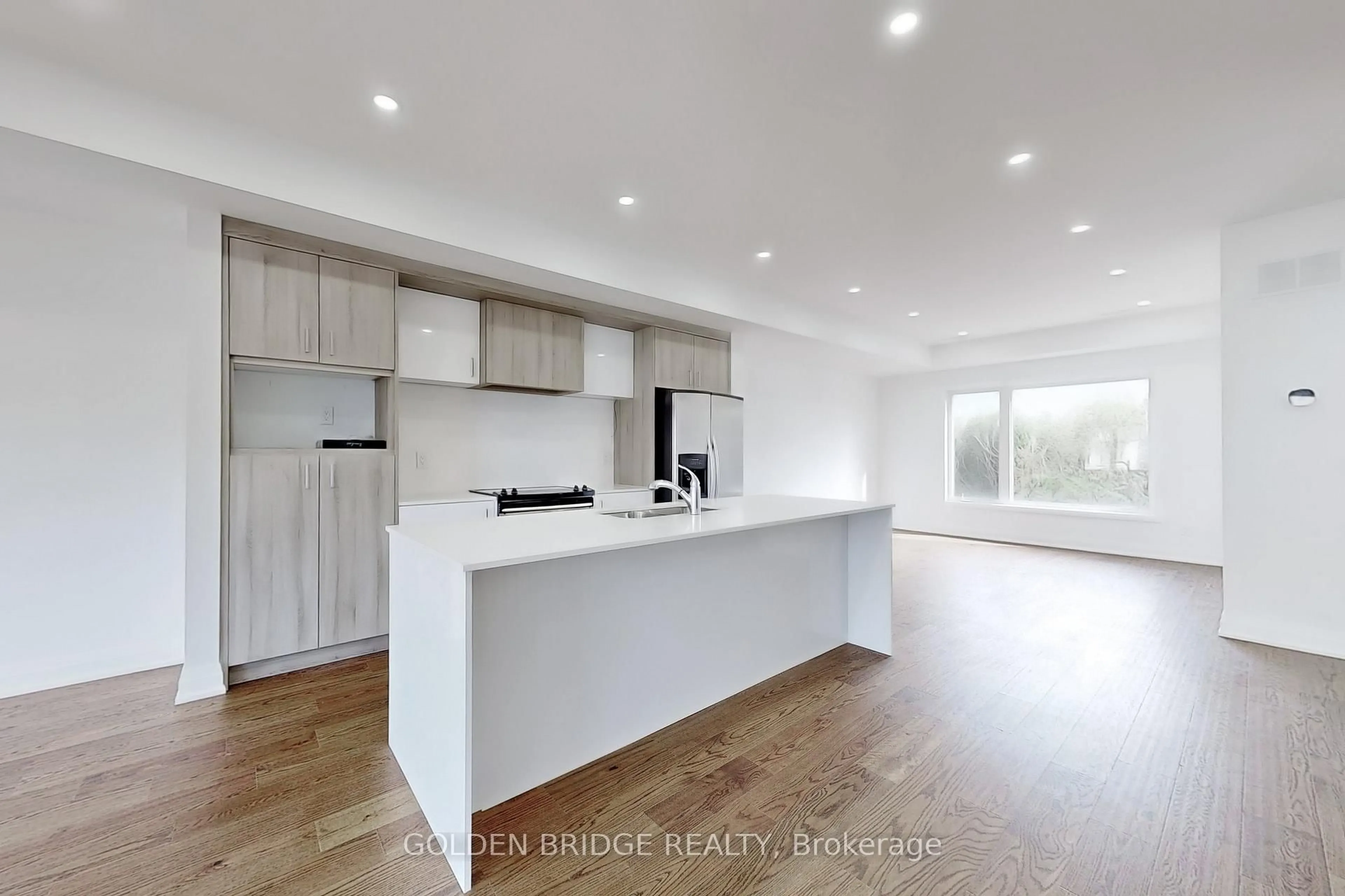 Open concept kitchen, unknown for 21 Persica St, Richmond Hill Ontario L4E 2T3