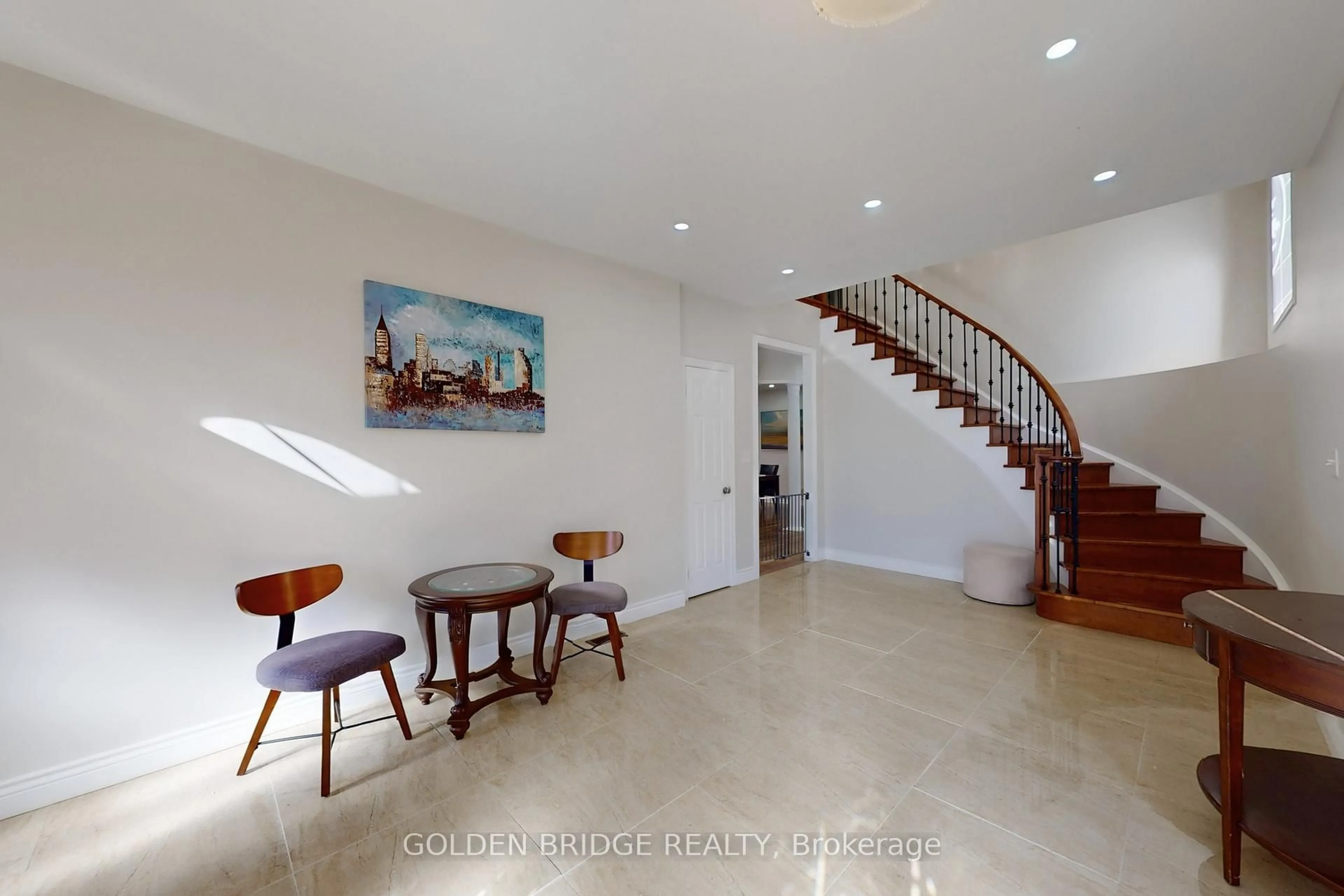Indoor foyer for 158 Worthington Ave, Richmond Hill Ontario L4E 4N7