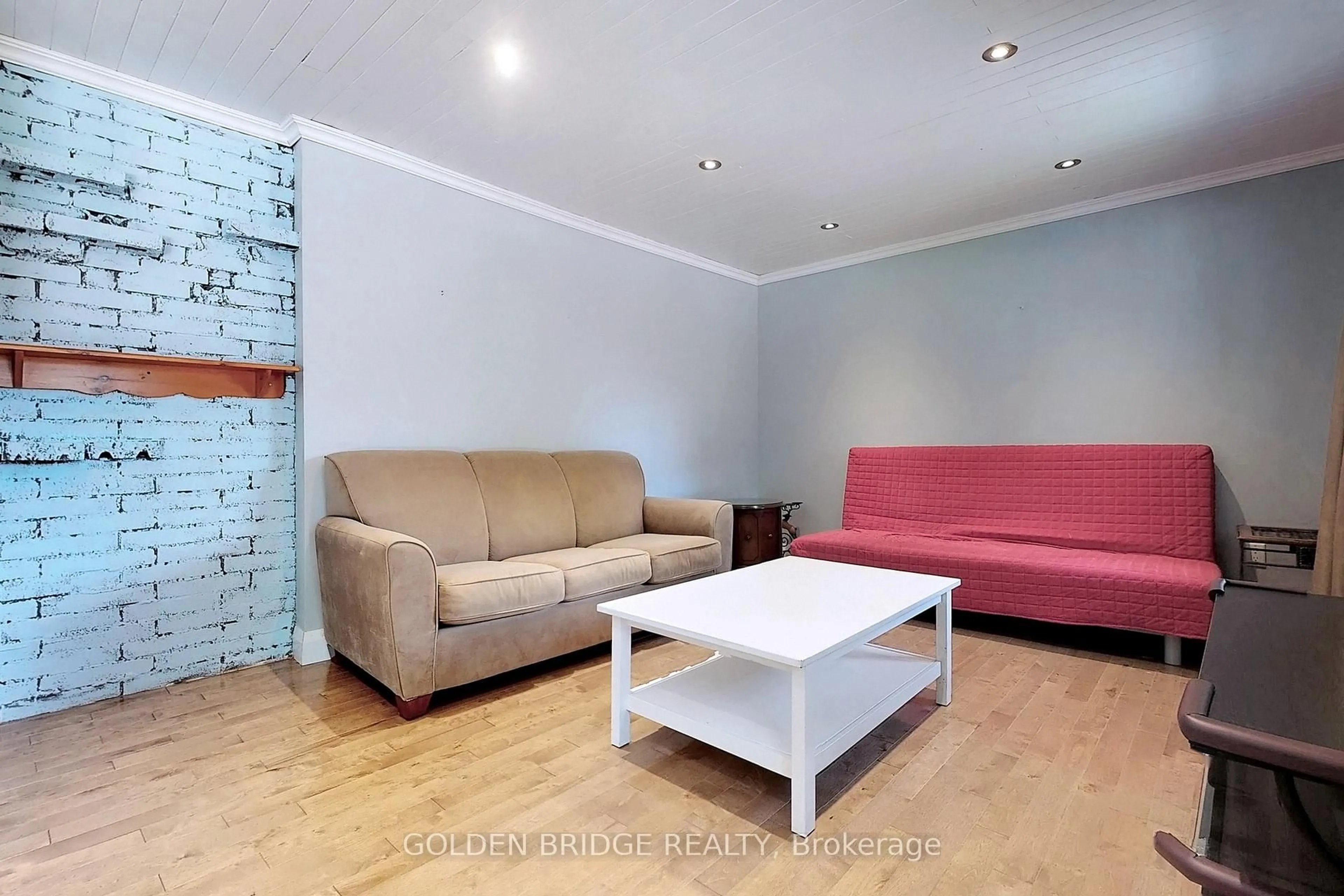 Living room with furniture, unknown for 196 South Channel Dr, Georgina Ontario L4P 2N3