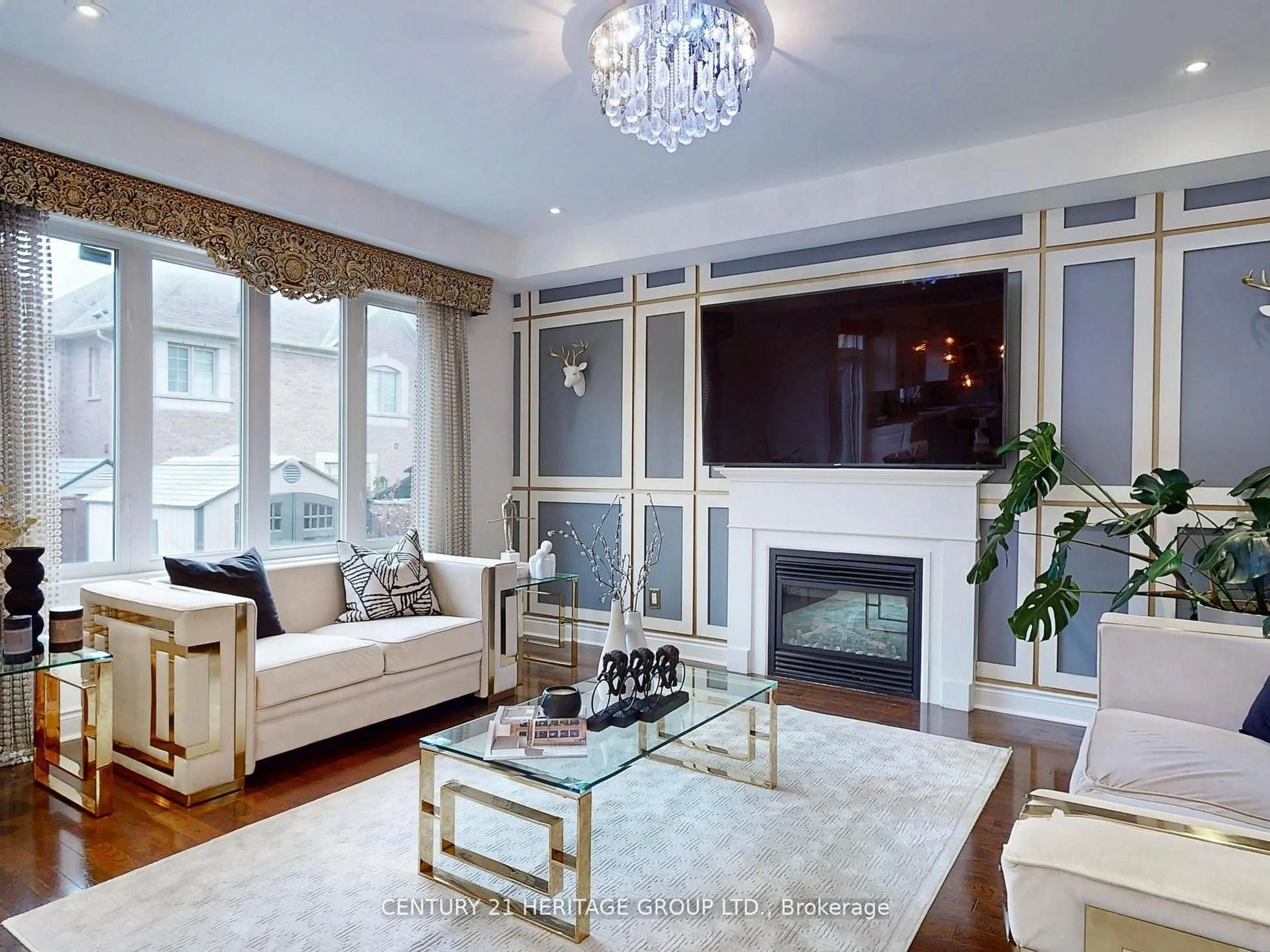 Living room with furniture, wood/laminate floor for 1062 Blackhall Cres, Newmarket Ontario L3X 0B3