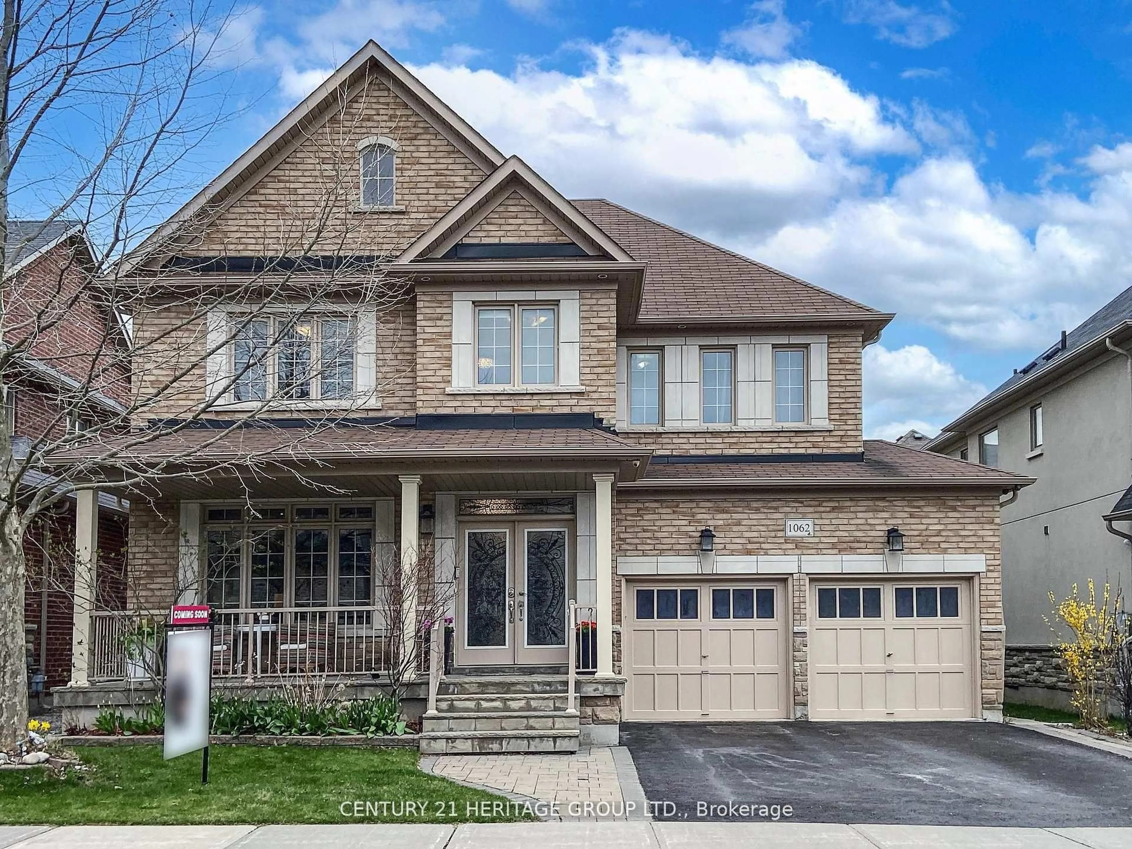 Home with brick exterior material, street for 1062 Blackhall Cres, Newmarket Ontario L3X 0B3