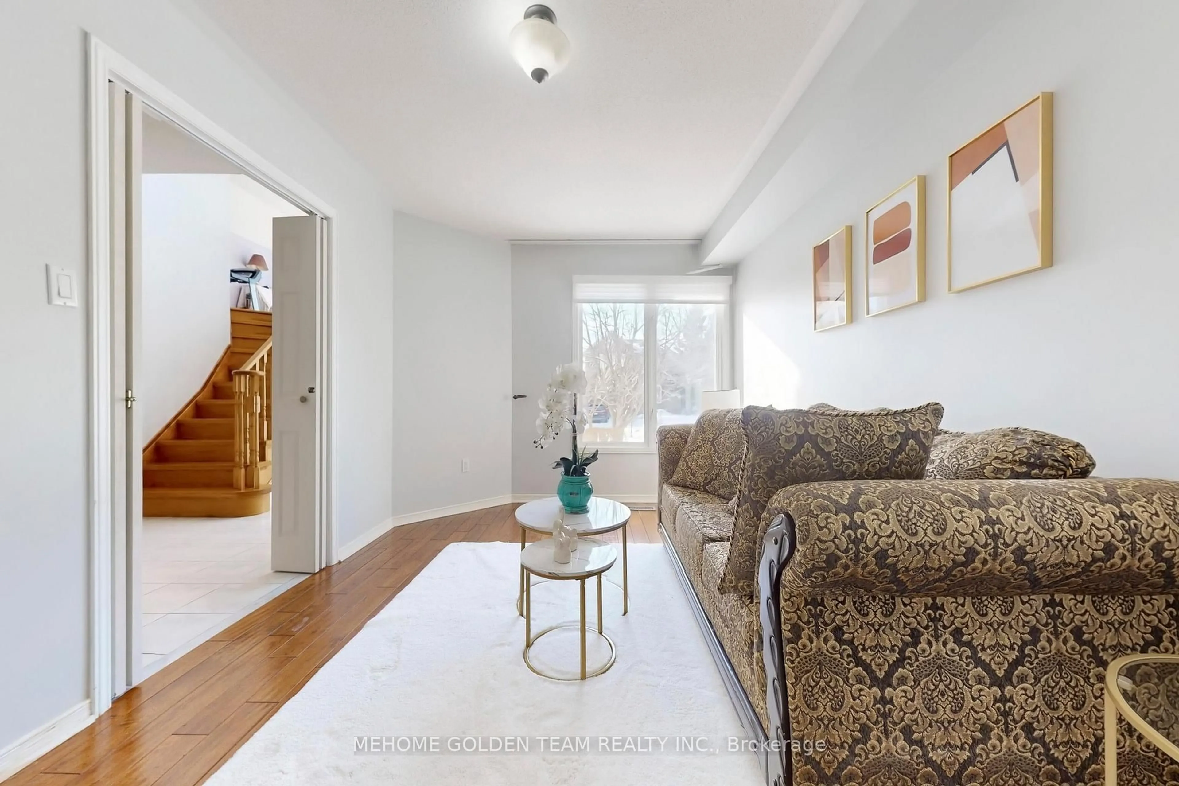 Living room with furniture, unknown for 25 Westmoreland Crt, Markham Ontario L3R 8L9