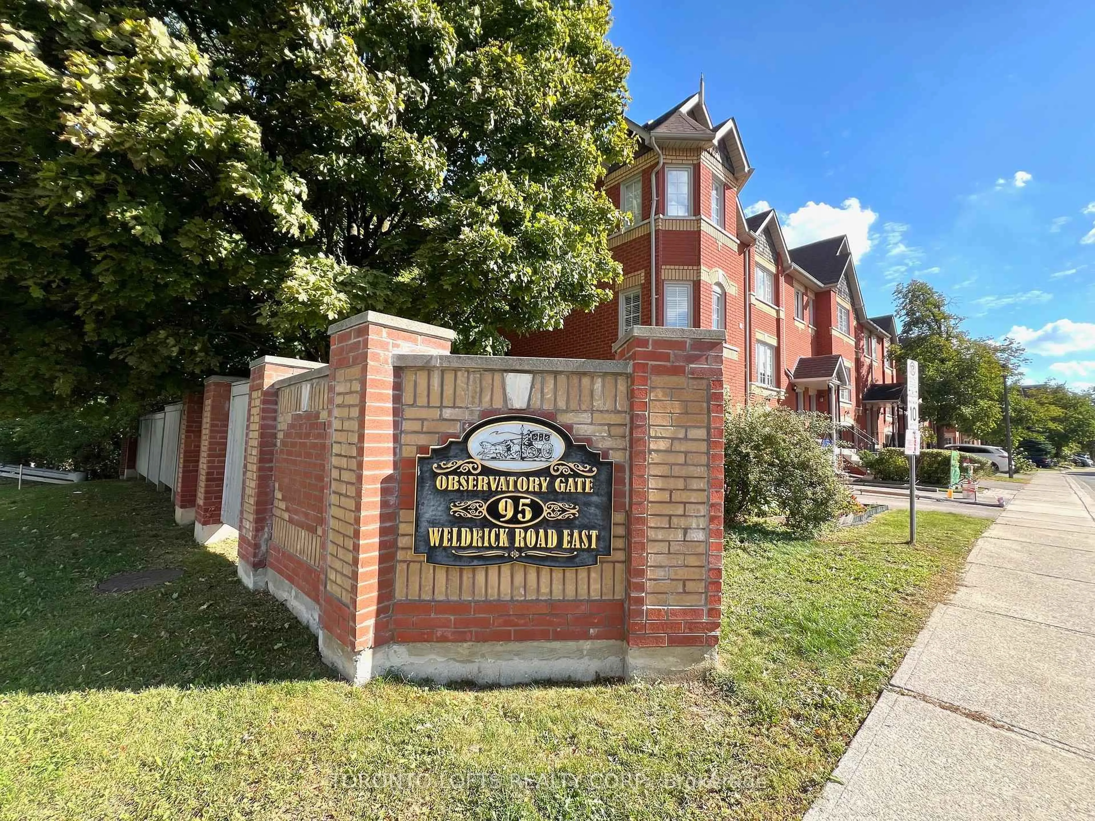 Home with brick exterior material, street for 95 Weldrick Rd #74, Richmond Hill Ontario L4C 0H6