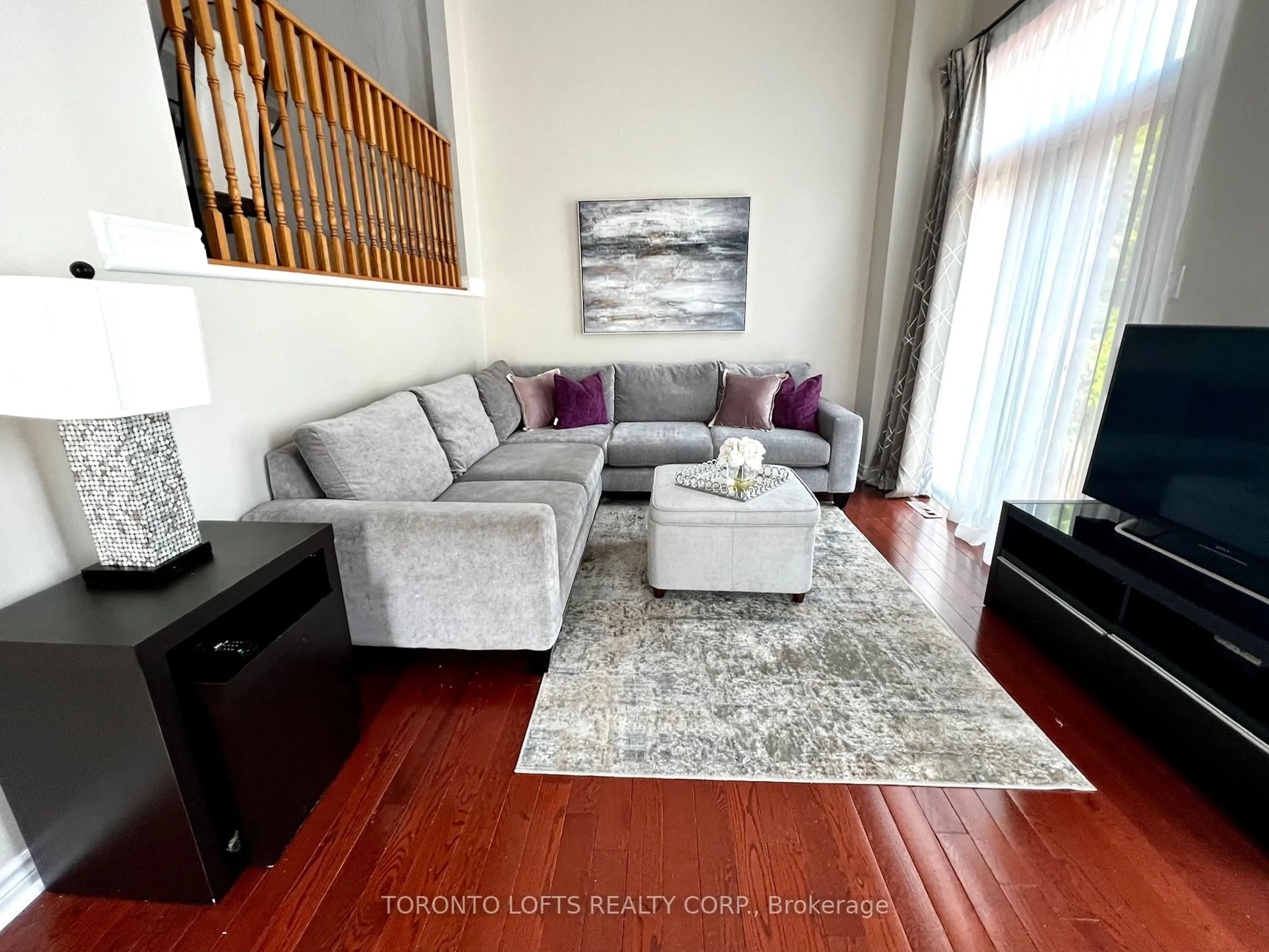 Living room with furniture, unknown for 95 Weldrick Rd #74, Richmond Hill Ontario L4C 0H6