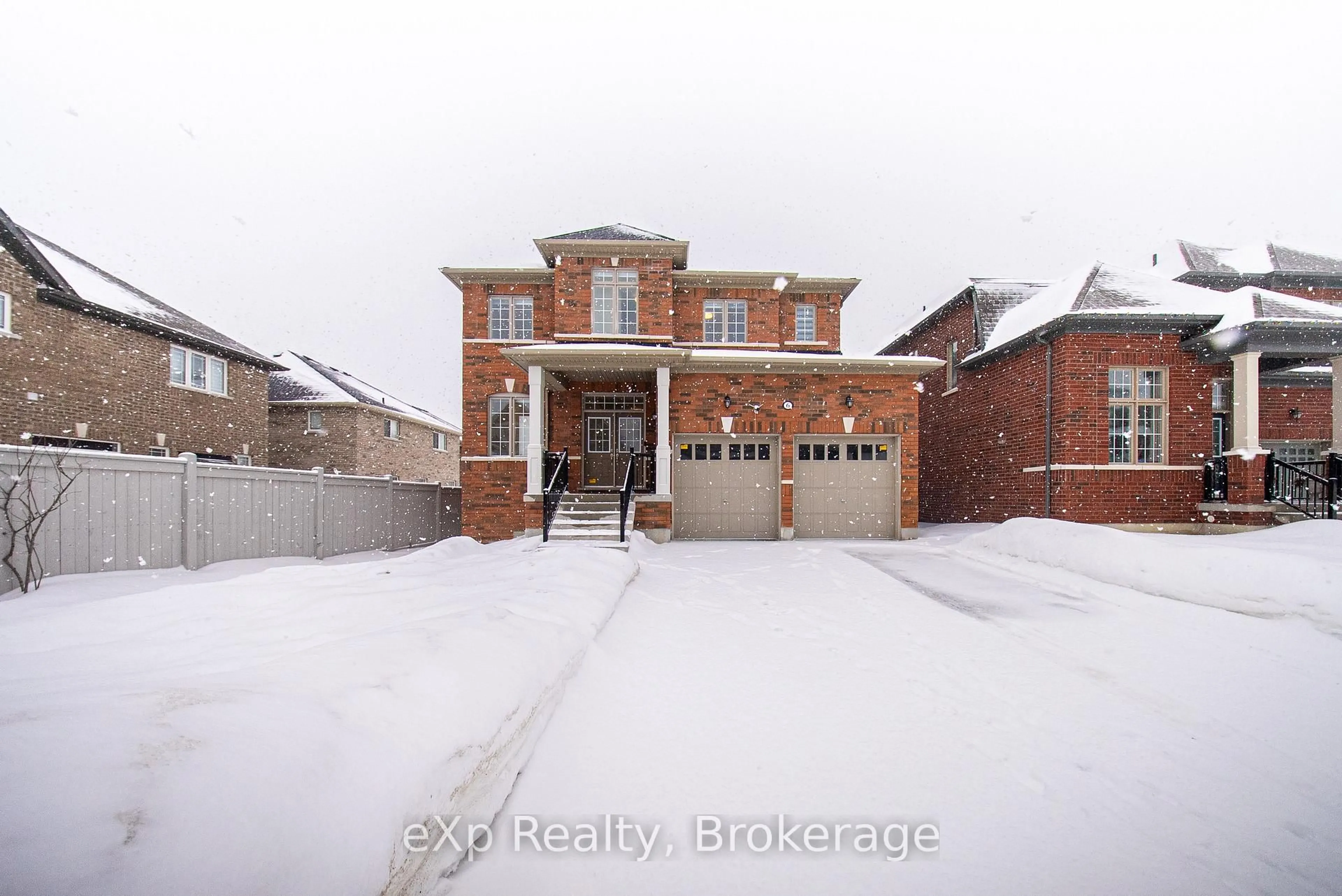 A pic from outside/outdoor area/front of a property/back of a property/a pic from drone, street for 6 Faimira Ave, Georgina Ontario L4P 0S4