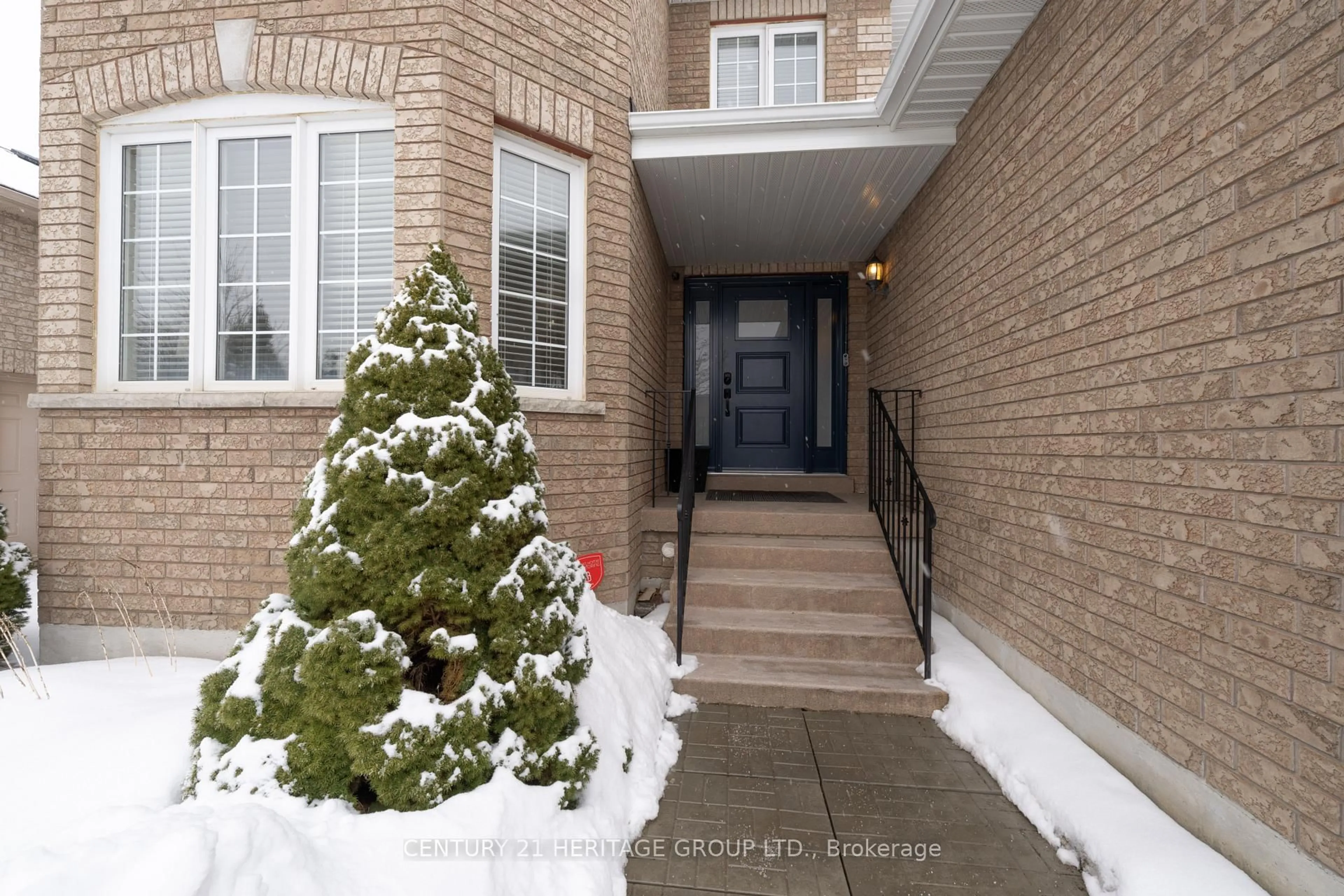 Indoor foyer for 162 Metcalfe Dr, Bradford West Gwillimbury Ontario L3Z 0A1