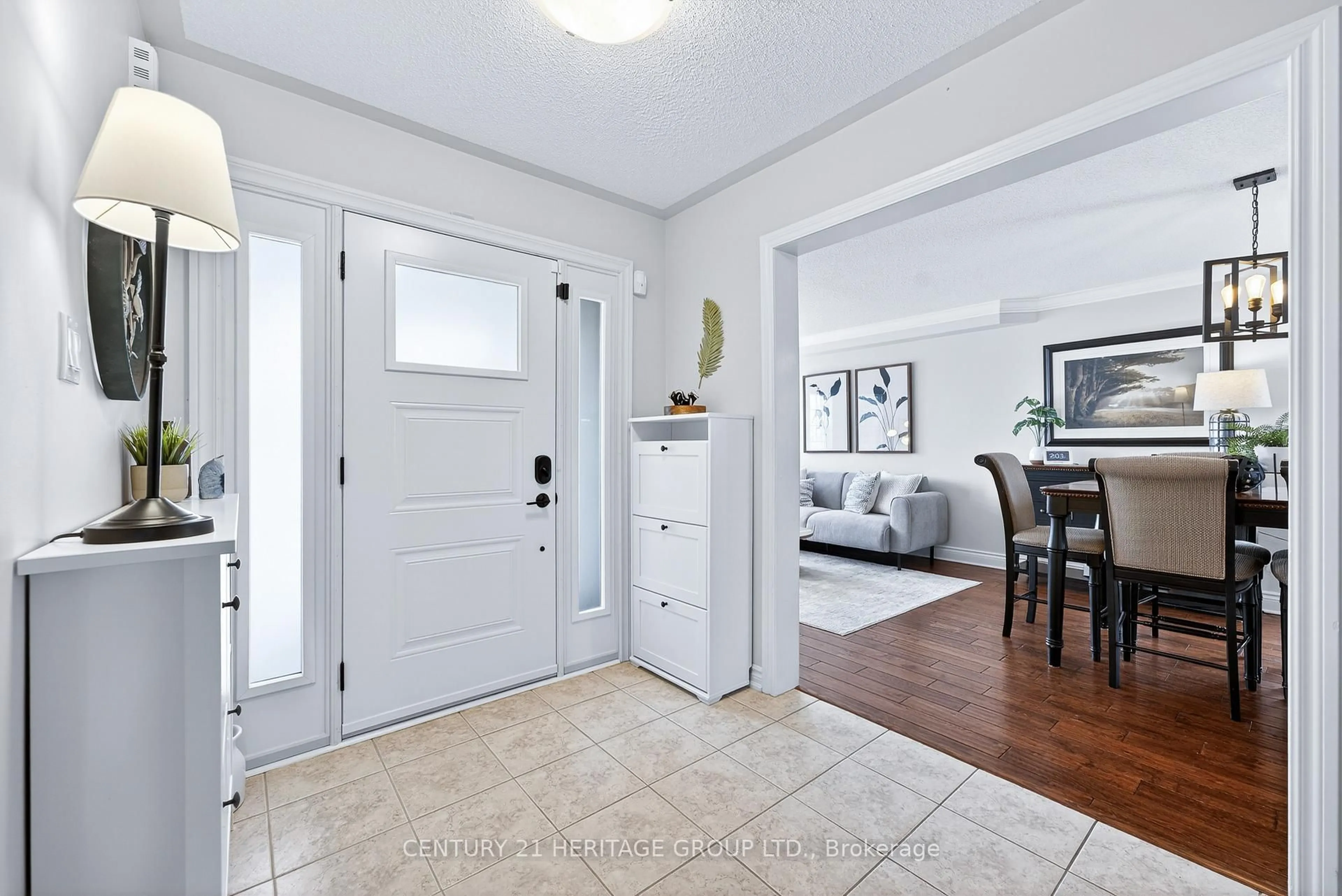 Indoor entryway for 162 Metcalfe Dr, Bradford West Gwillimbury Ontario L3Z 0A1