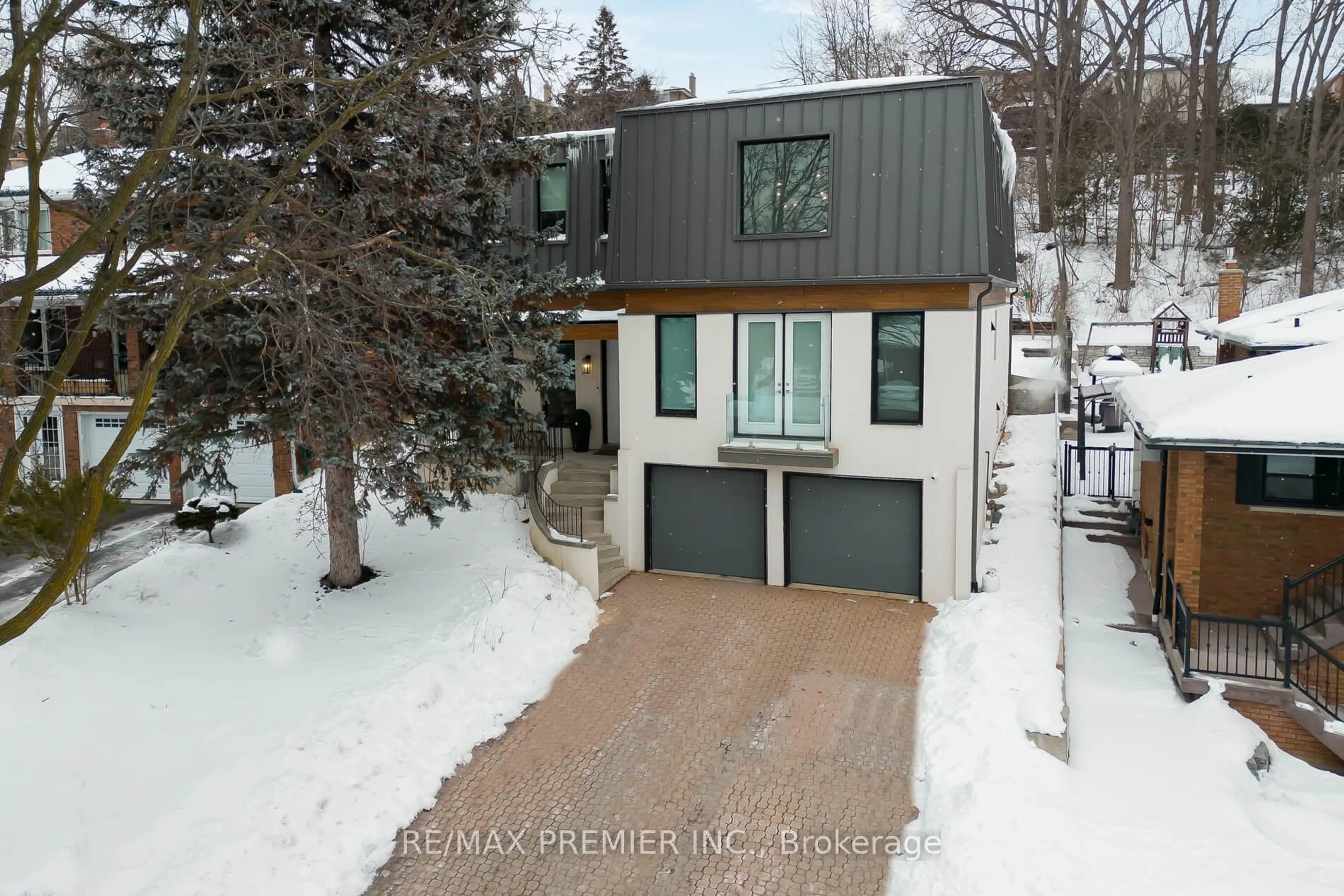 A pic from outside/outdoor area/front of a property/back of a property/a pic from drone, street for 63 Pioneer Lane, Vaughan Ontario L4L 2J2