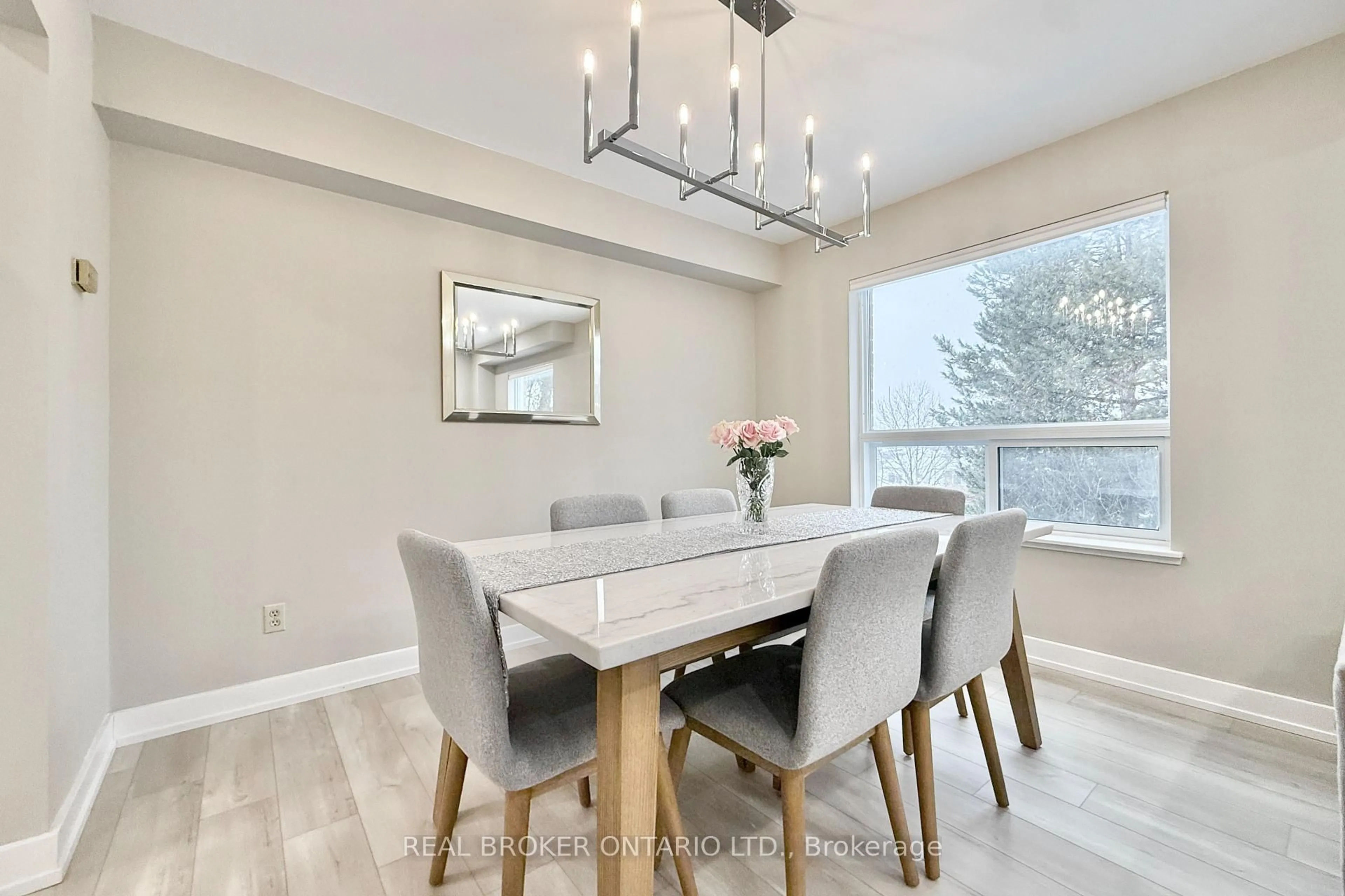 Dining room, unknown for 617 Gibney Cres, Newmarket Ontario L3X 1Y3
