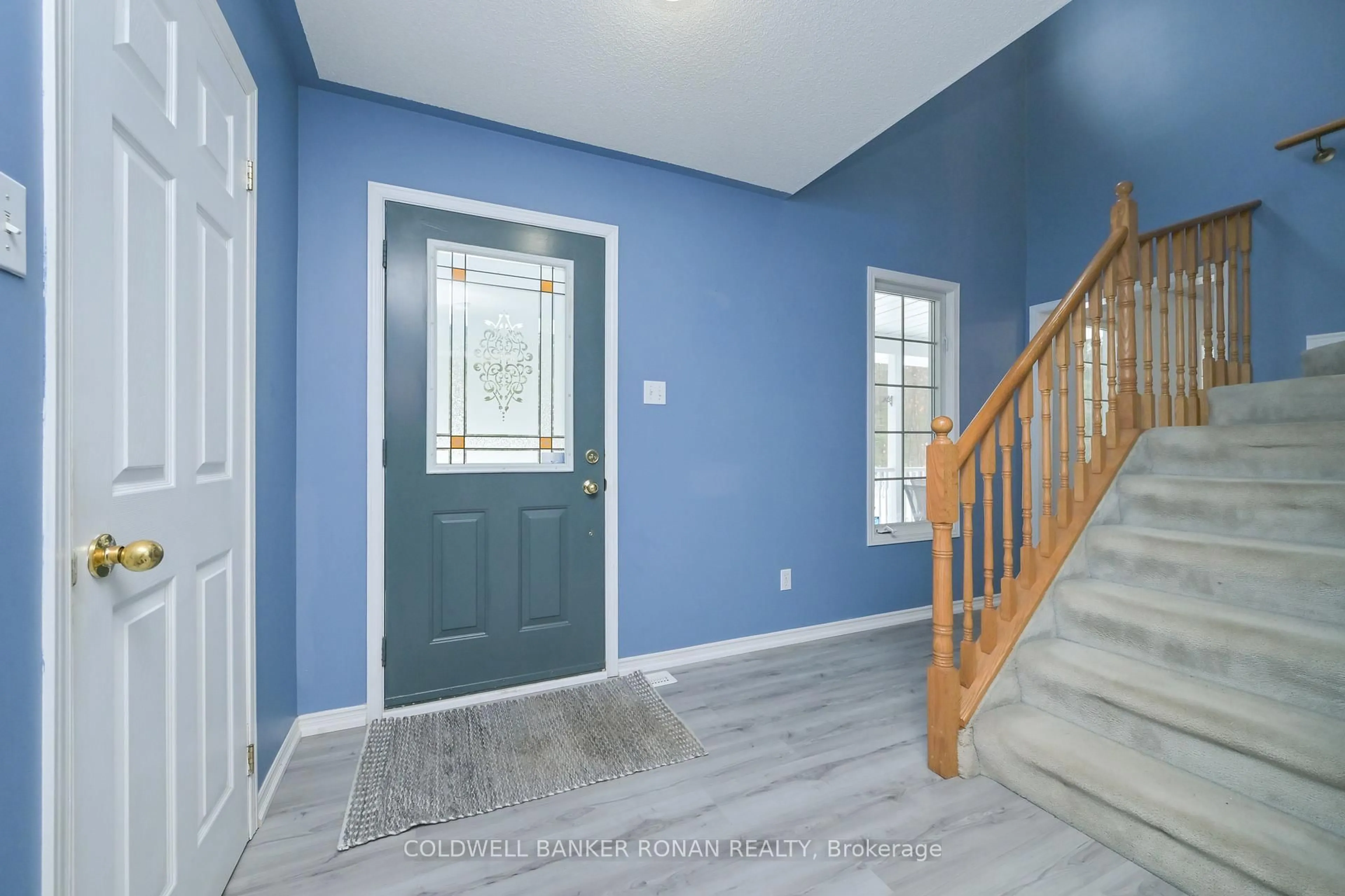 Indoor entryway for 2 Trillium Tr, Adjala-Tosorontio Ontario L0M 1J0