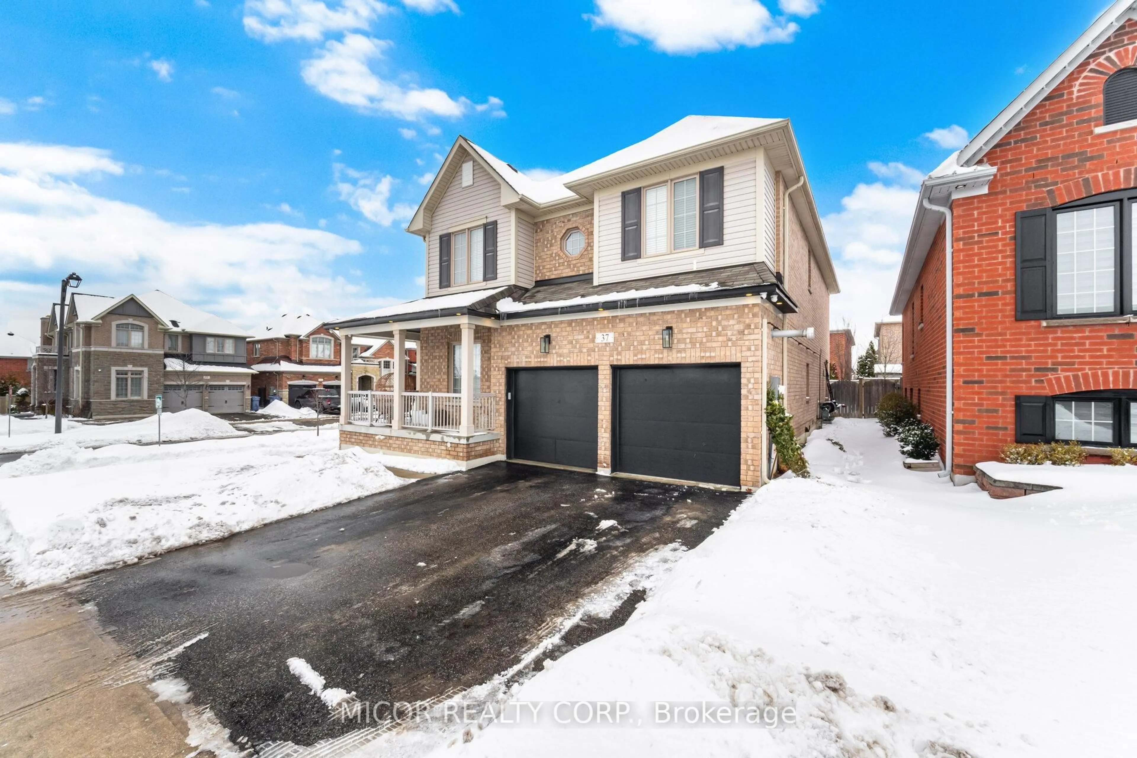 A pic from outside/outdoor area/front of a property/back of a property/a pic from drone, street for 37 Ben Boy Ave, King Ontario L0G 1T0